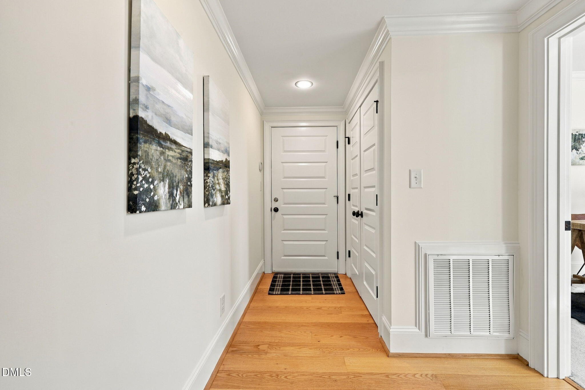 210 E Winmore Avenue Property Photo 2