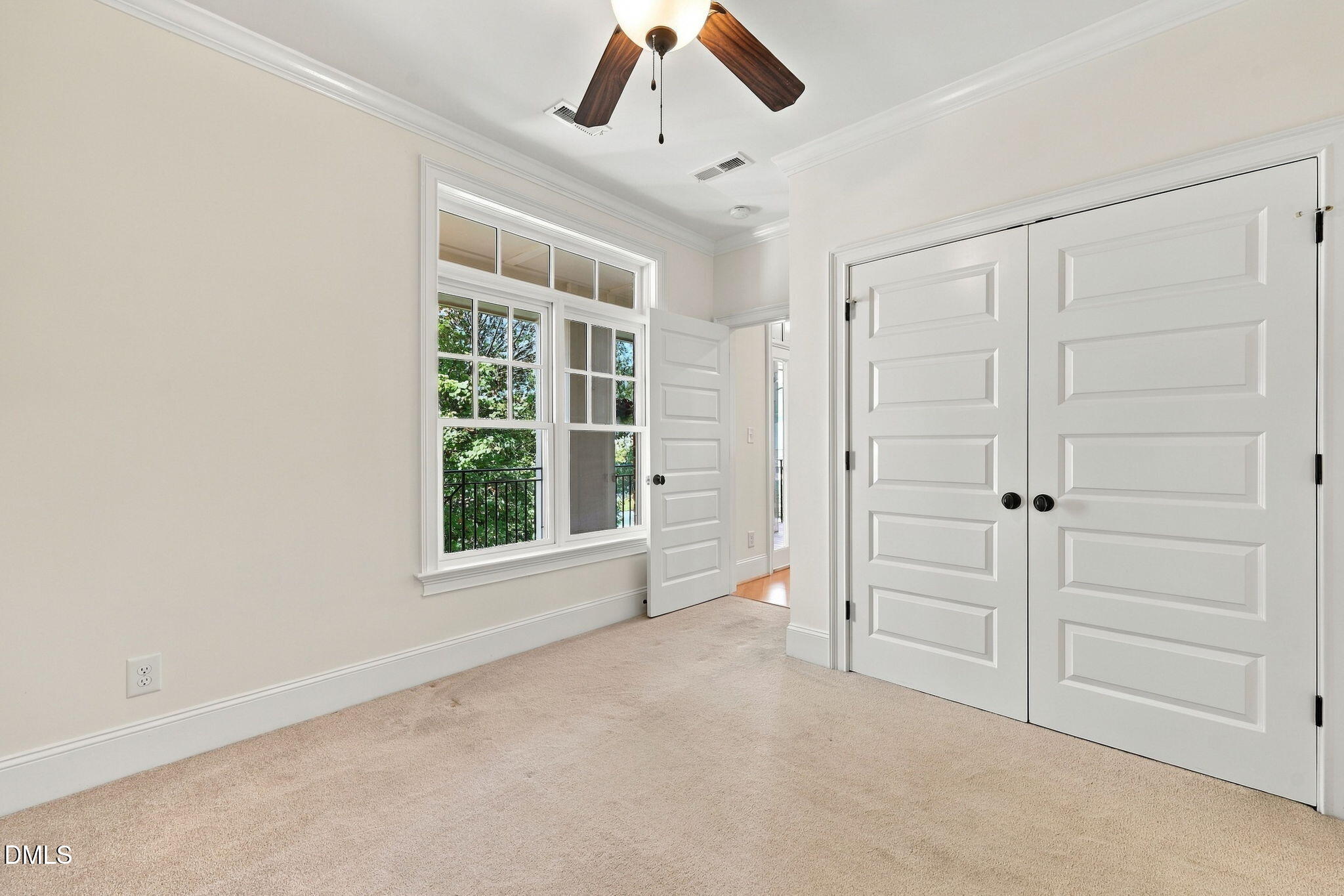 210 E Winmore Avenue Property Photo 9