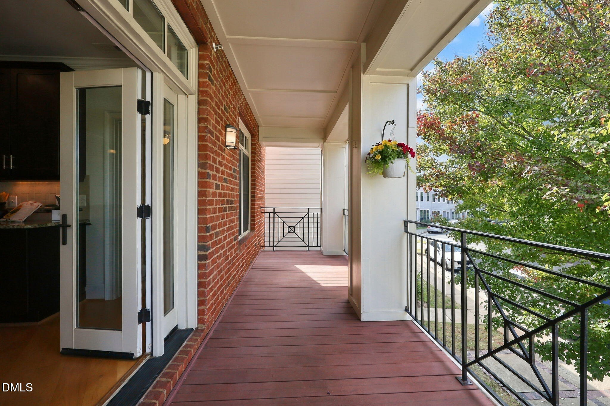210 E Winmore Avenue Property Photo 18
