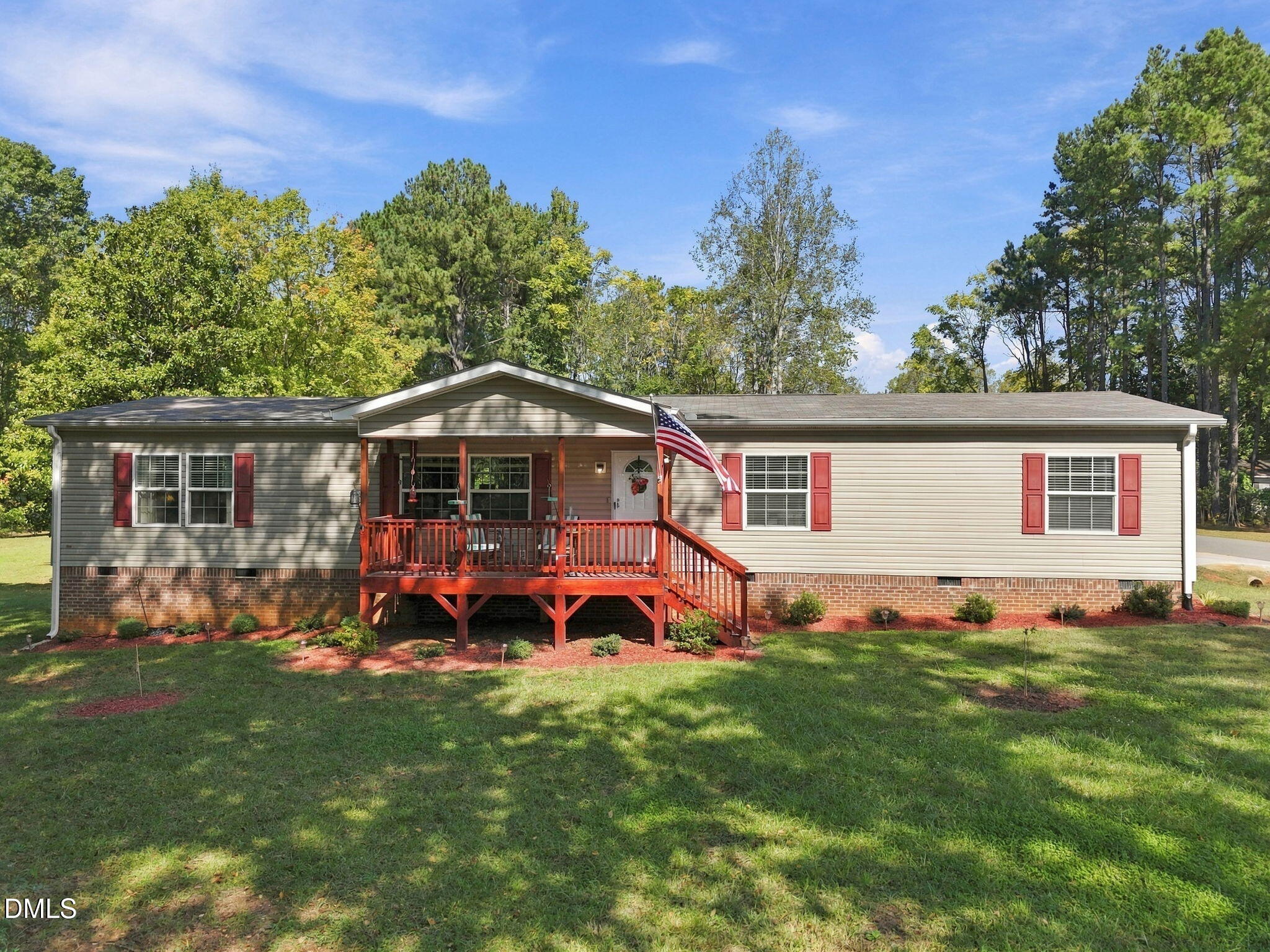6601 Woodlawn Drive Property Photo 2