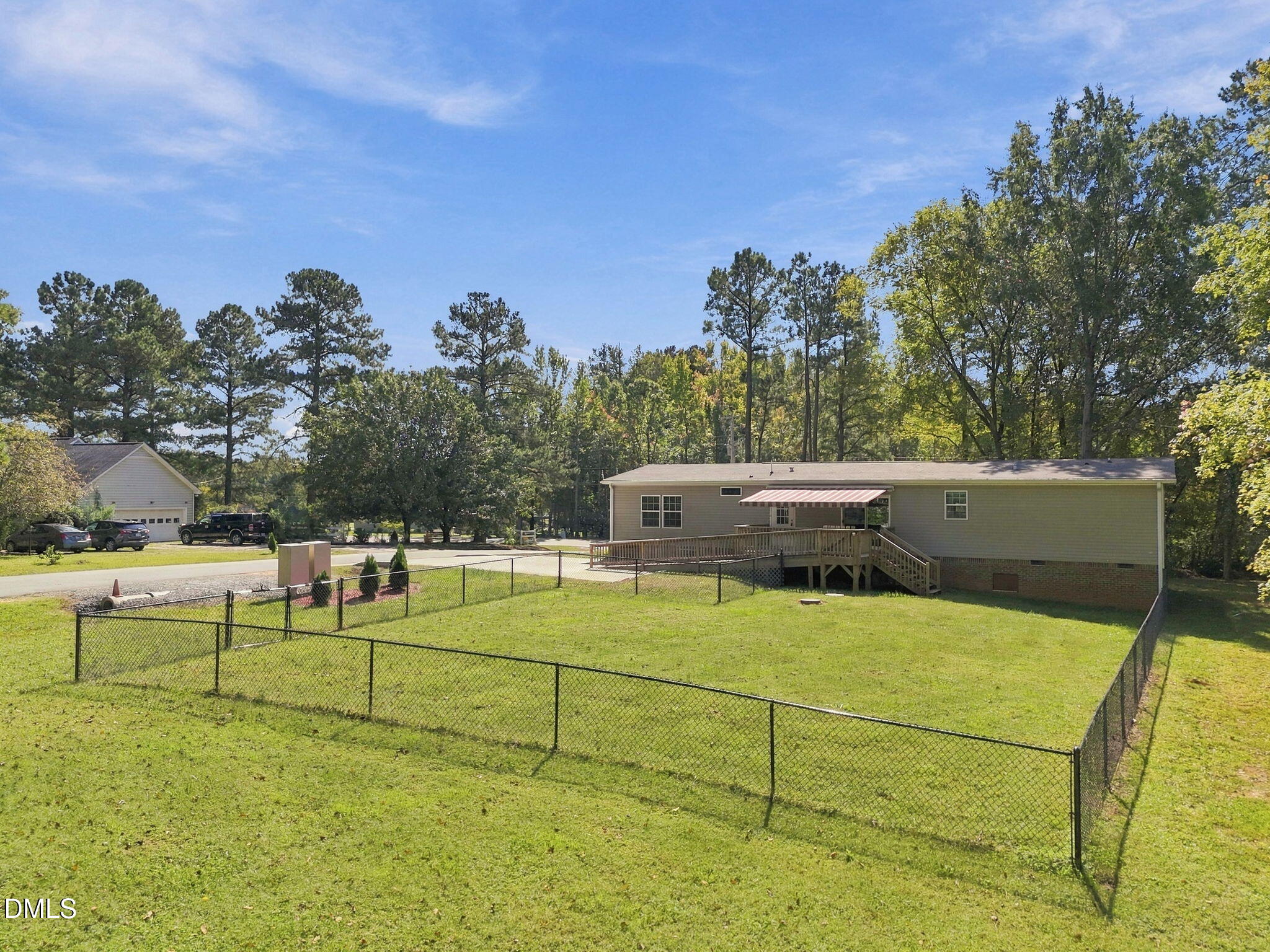 6601 Woodlawn Drive Property Photo 3
