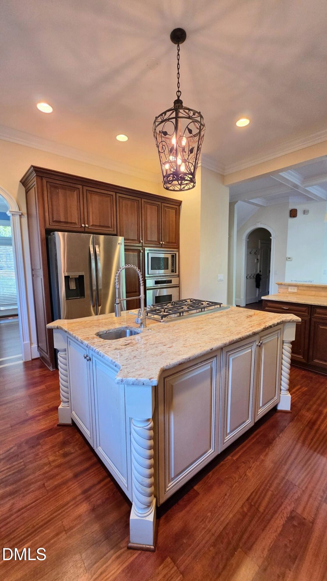 2712 Ashland Street Property Photo 4