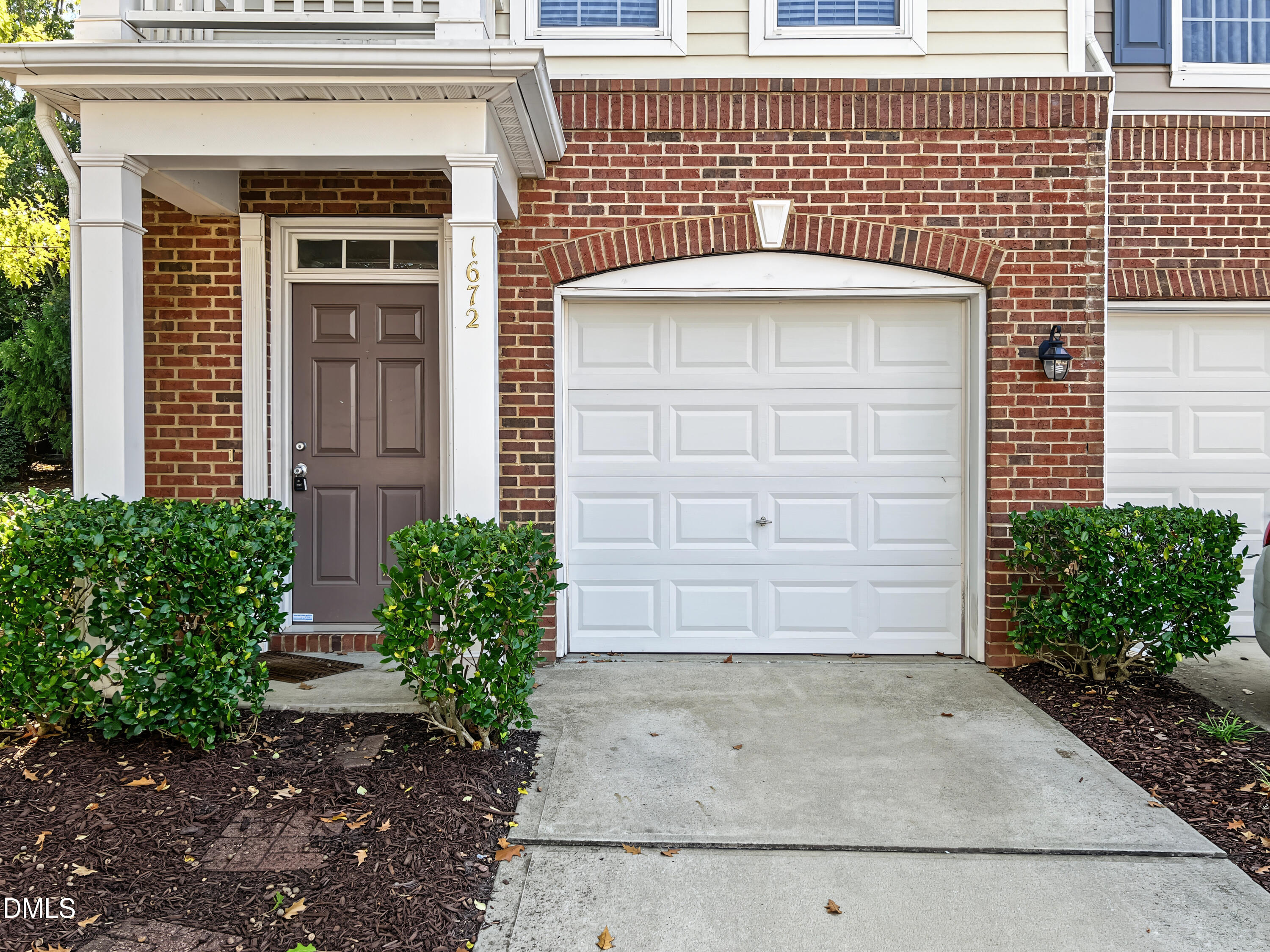 1672 Brook Fern Way Property Photo 3