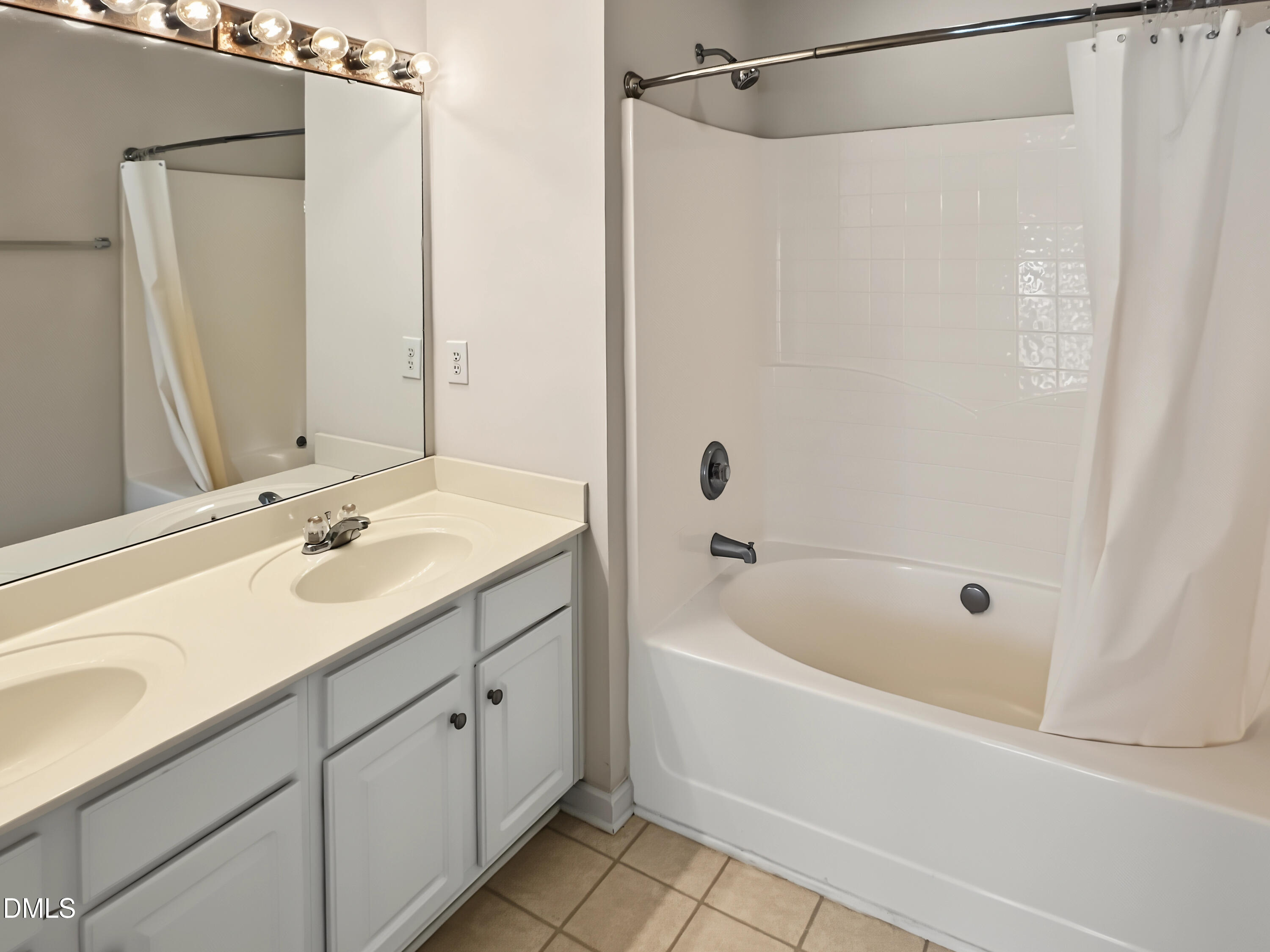 1672 Brook Fern Way Property Photo 6