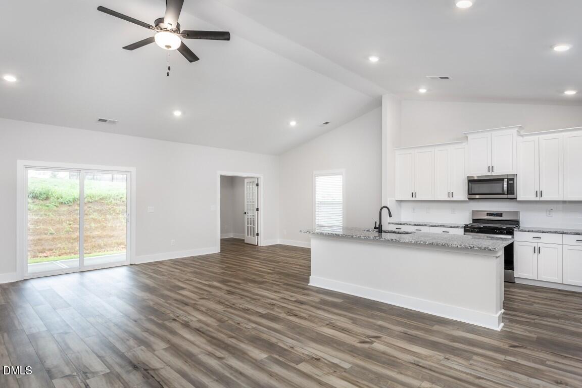 118 Custer Drive Property Photo 6