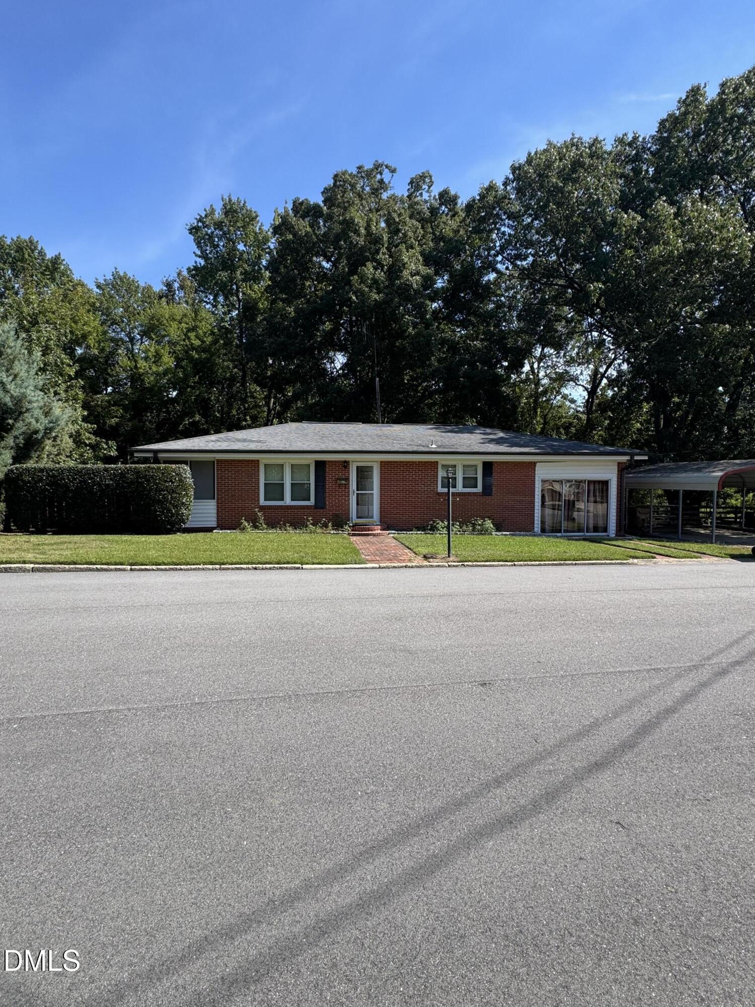 605 Starling Street Property Photo 1