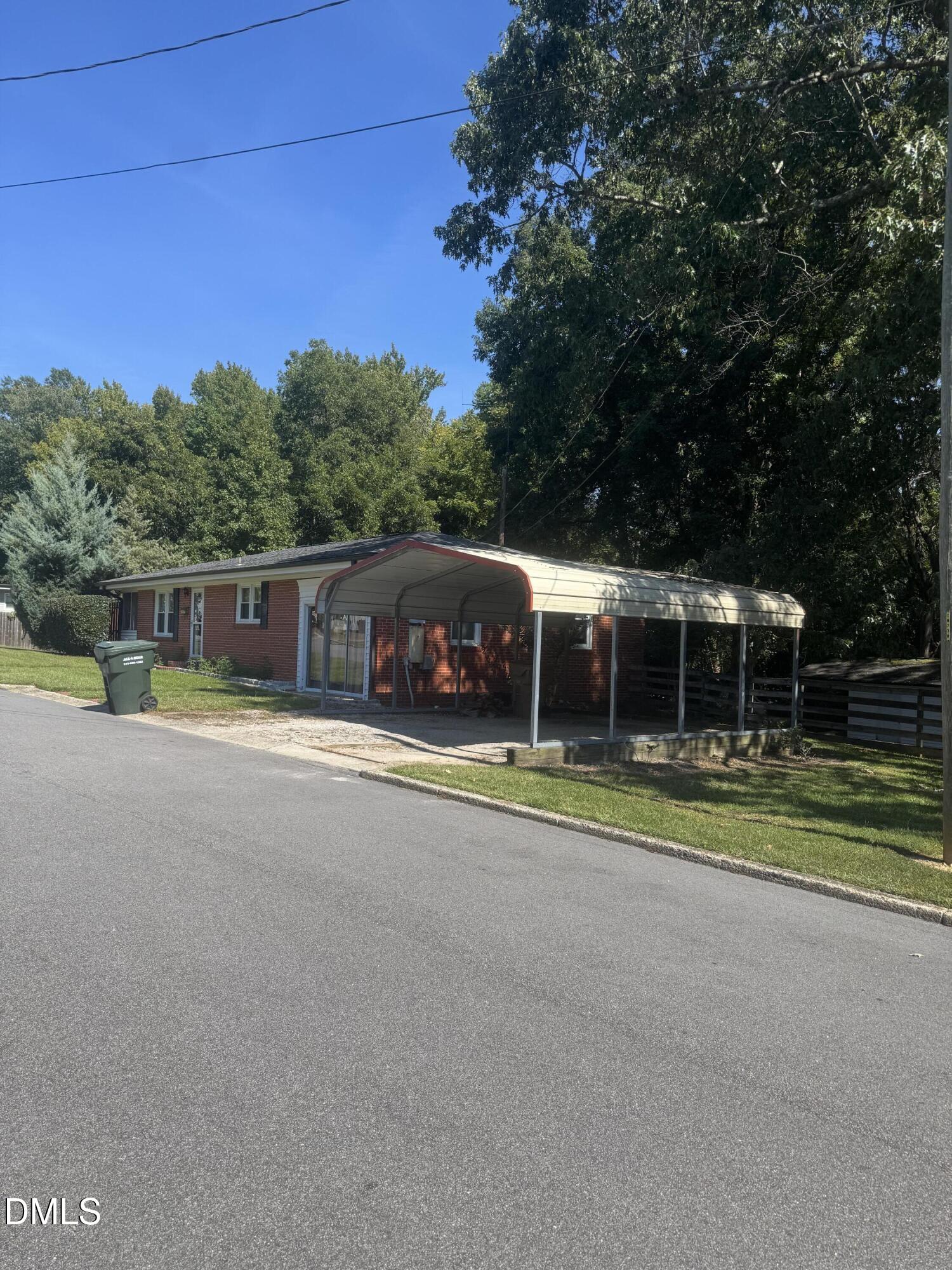 605 Starling Street Property Photo 4