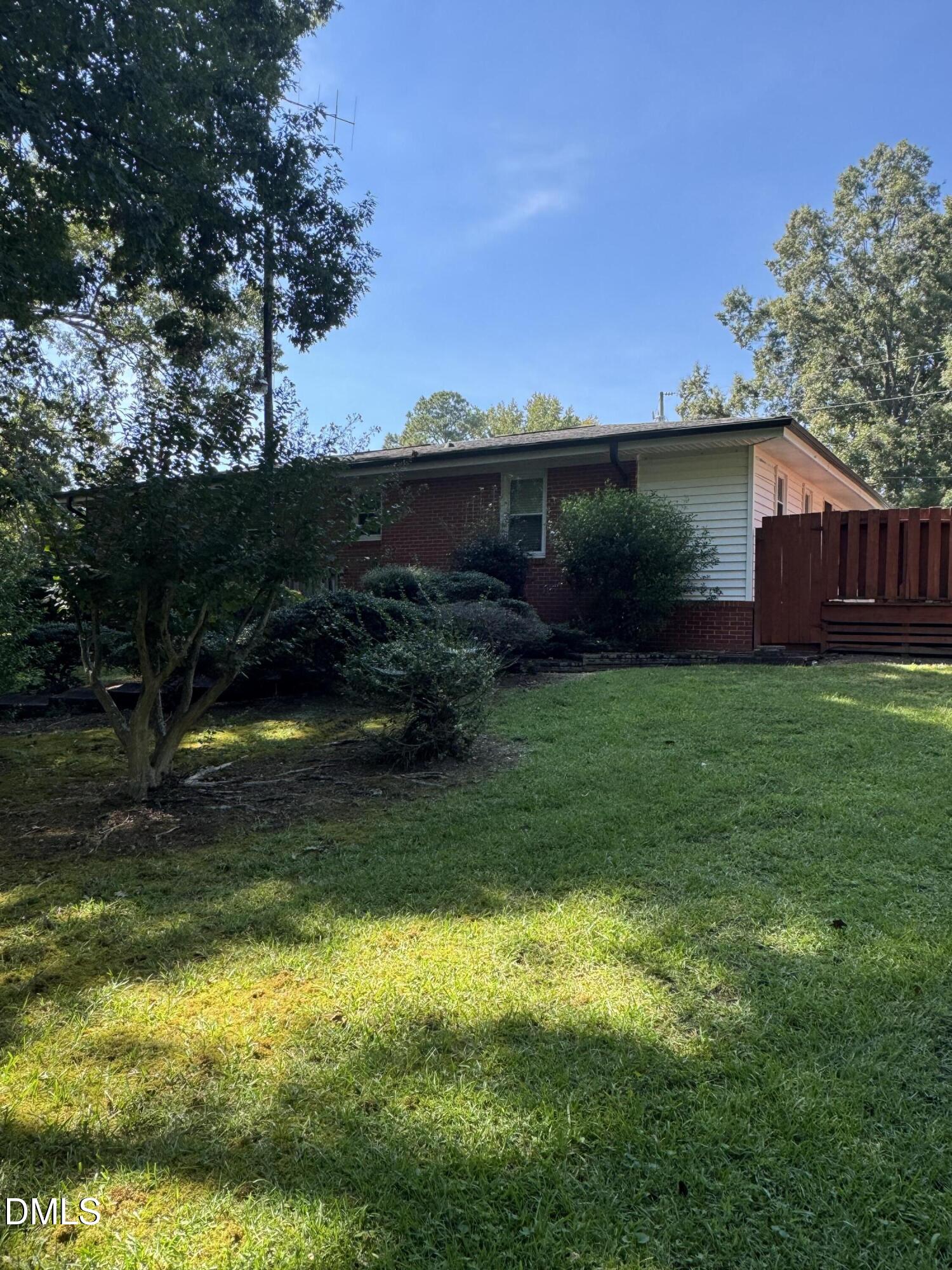 605 Starling Street Property Photo 5