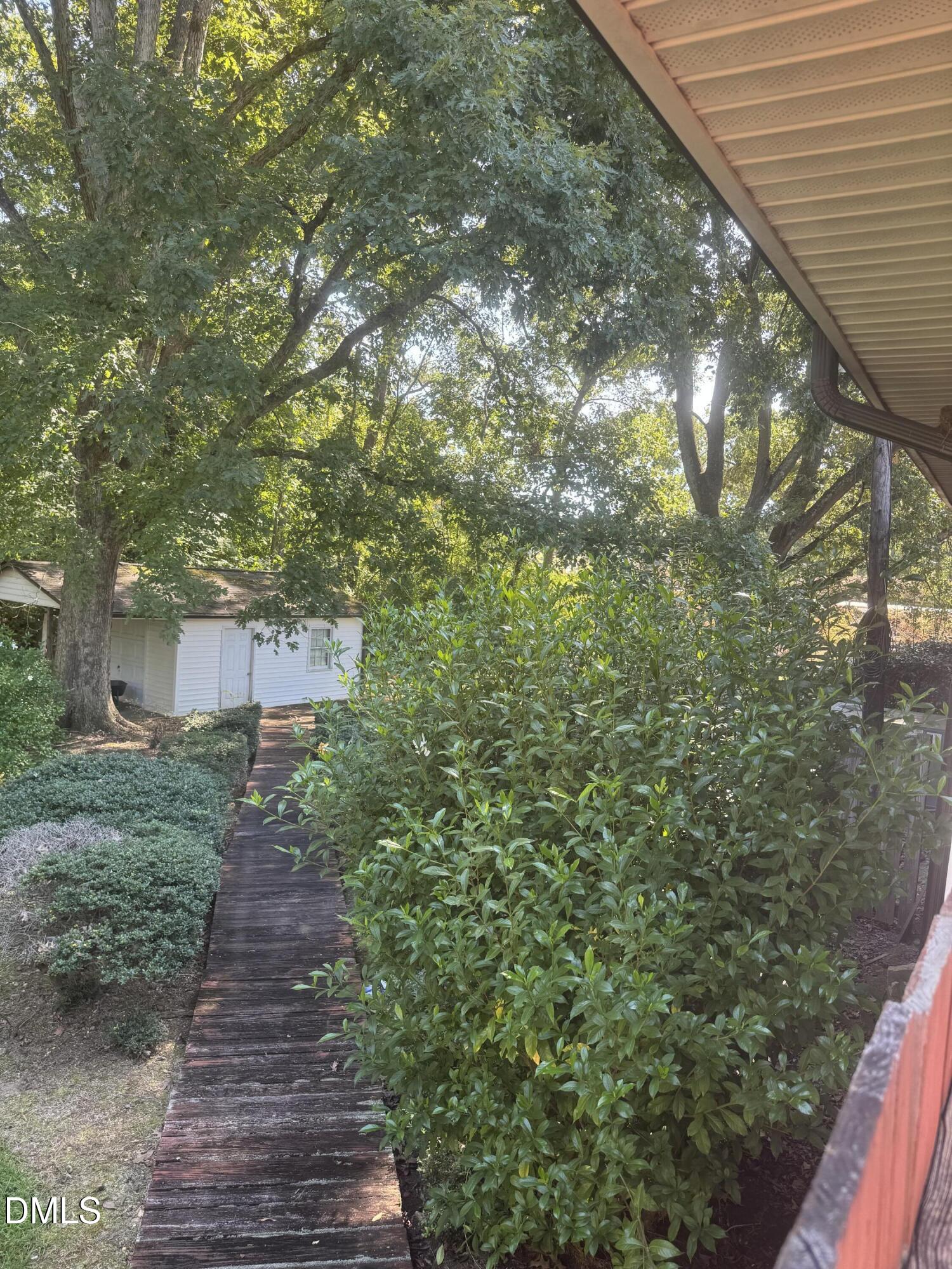 605 Starling Street Property Photo 9