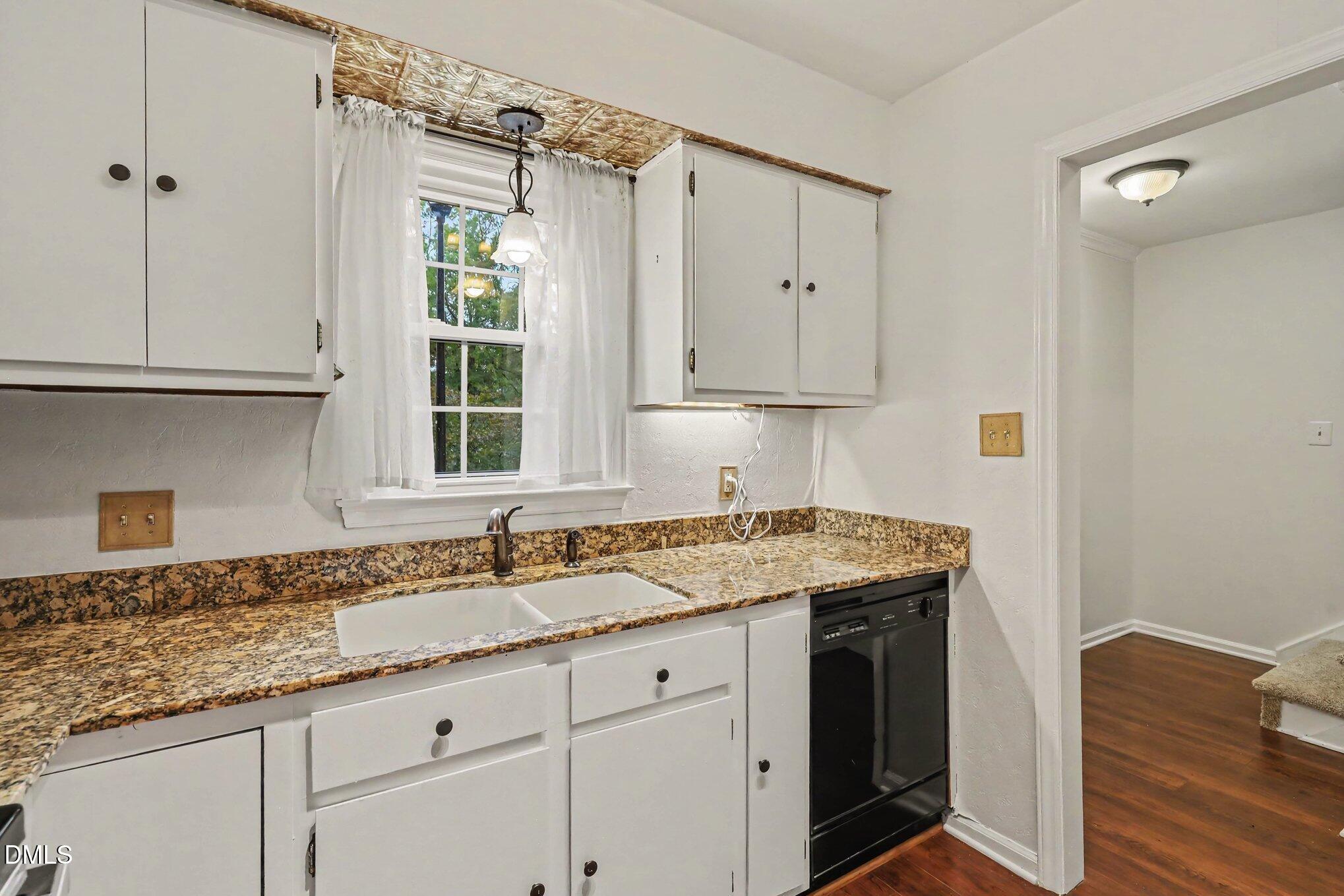5510 Forest Oaks Drive Property Photo 9