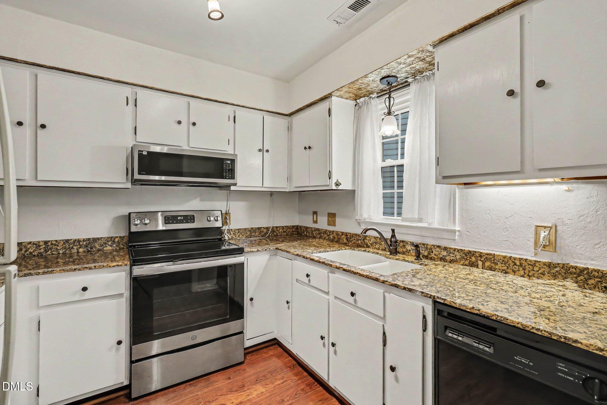5510 Forest Oaks Drive Property Photo 10