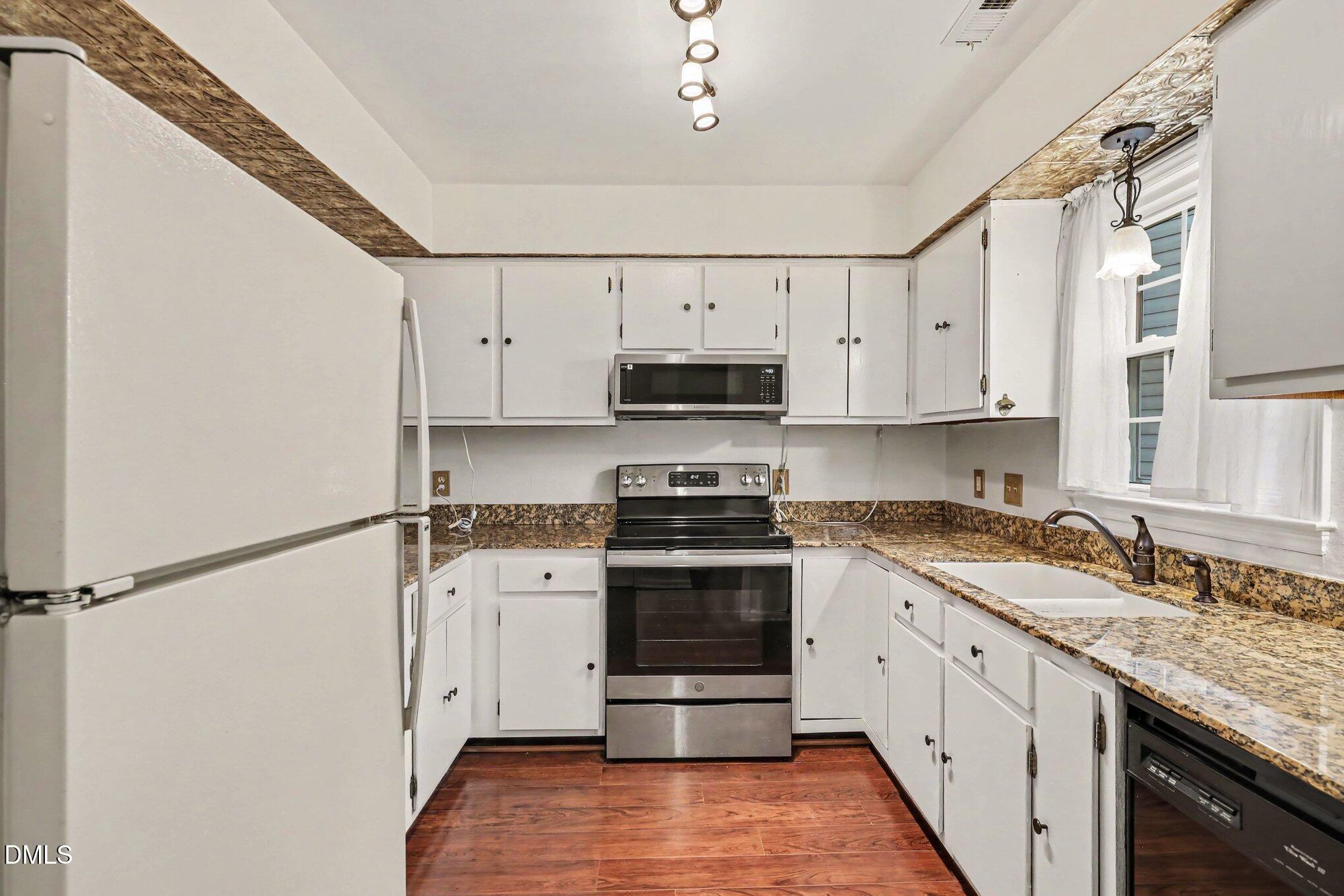 5510 Forest Oaks Drive Property Photo 11