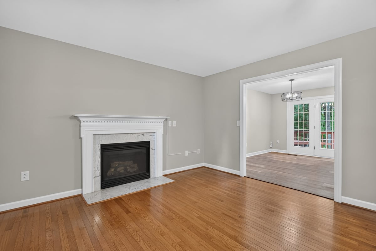 2315 Red Oak Court Property Photo 7