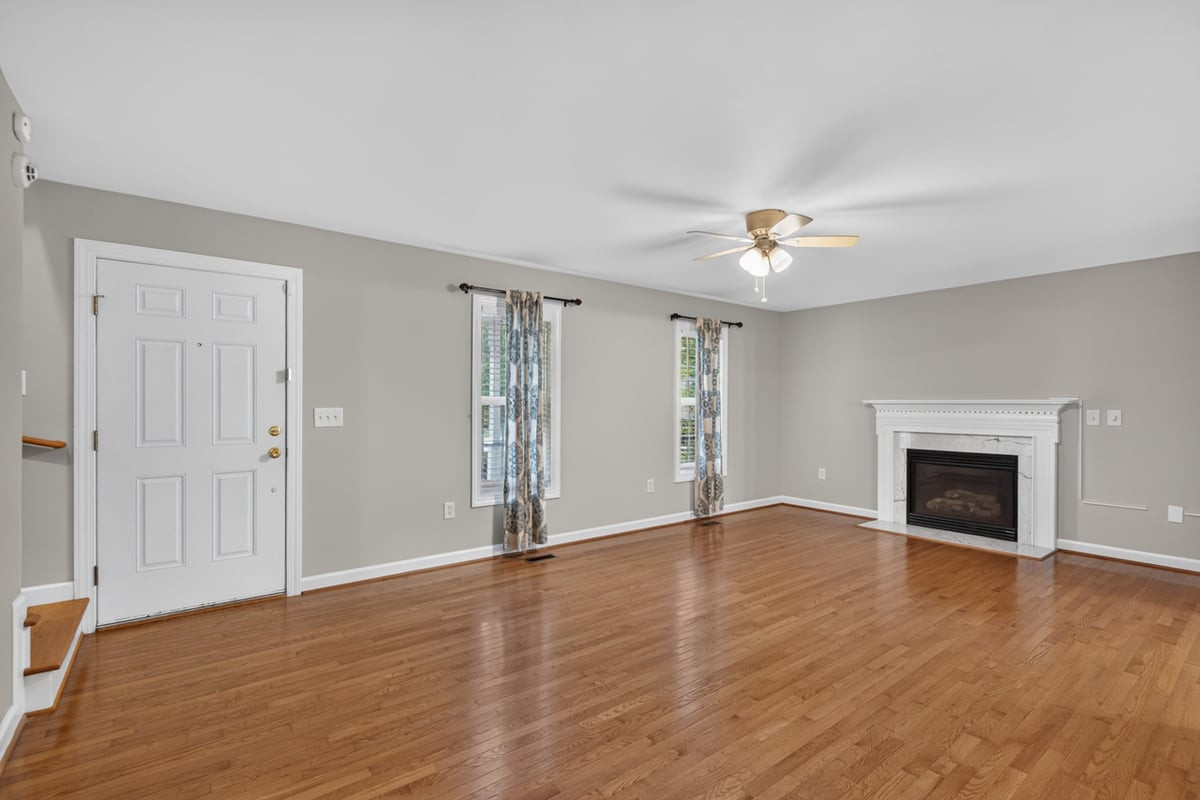 2315 Red Oak Court Property Photo 8