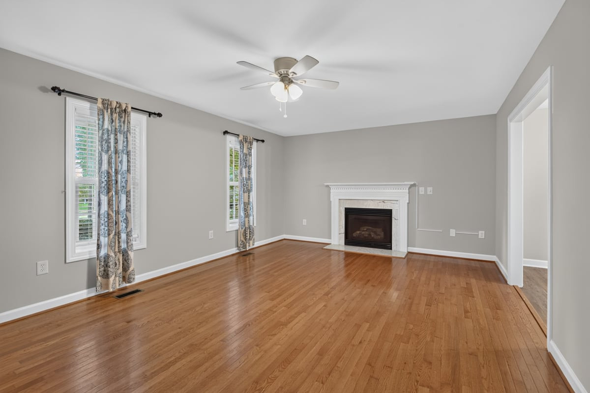 2315 Red Oak Court Property Photo 9