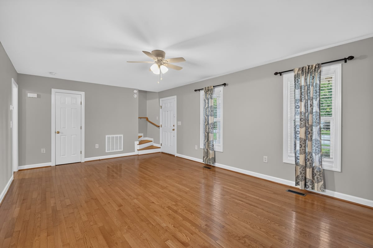 2315 Red Oak Court Property Photo 10