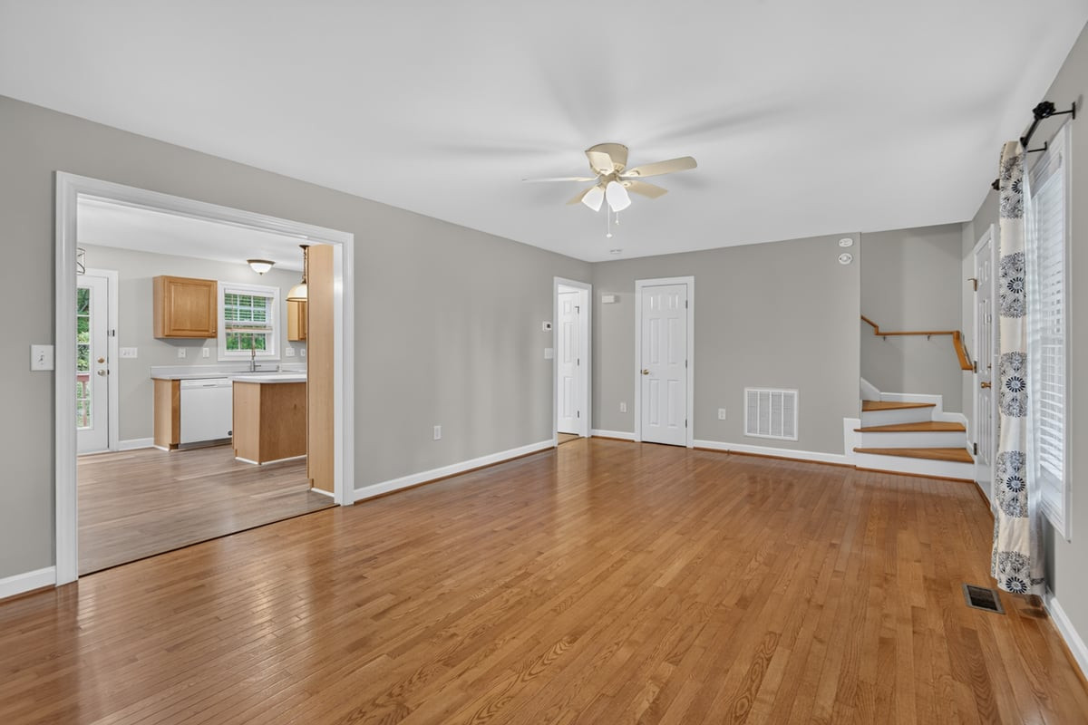 2315 Red Oak Court Property Photo 11