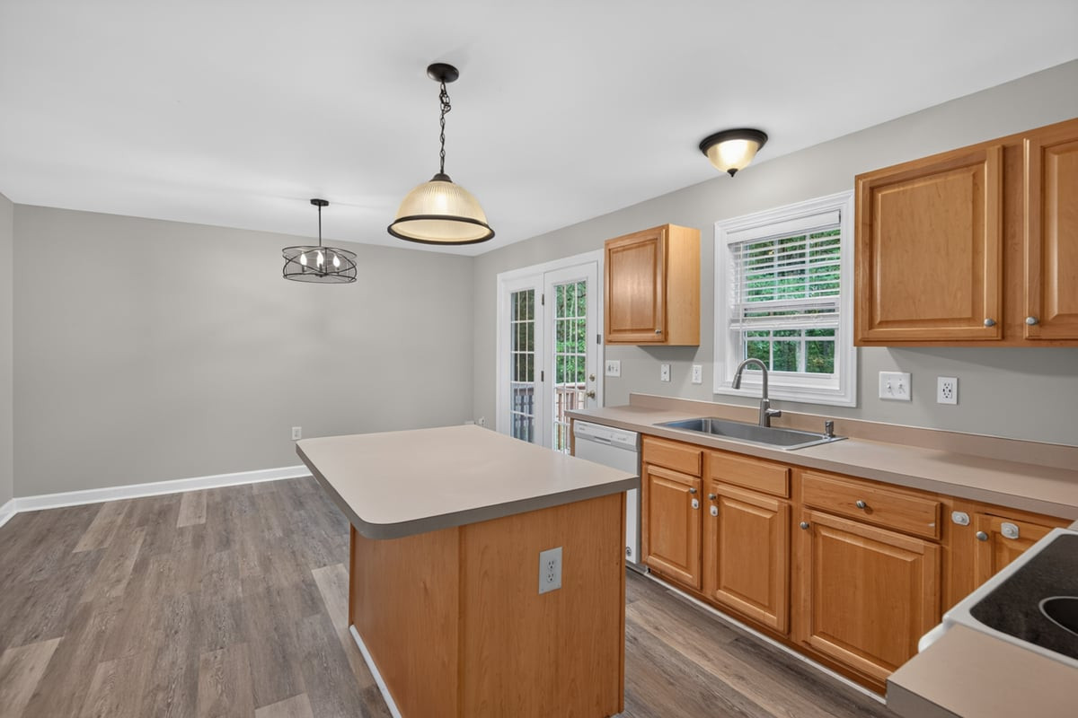 2315 Red Oak Court Property Photo 18