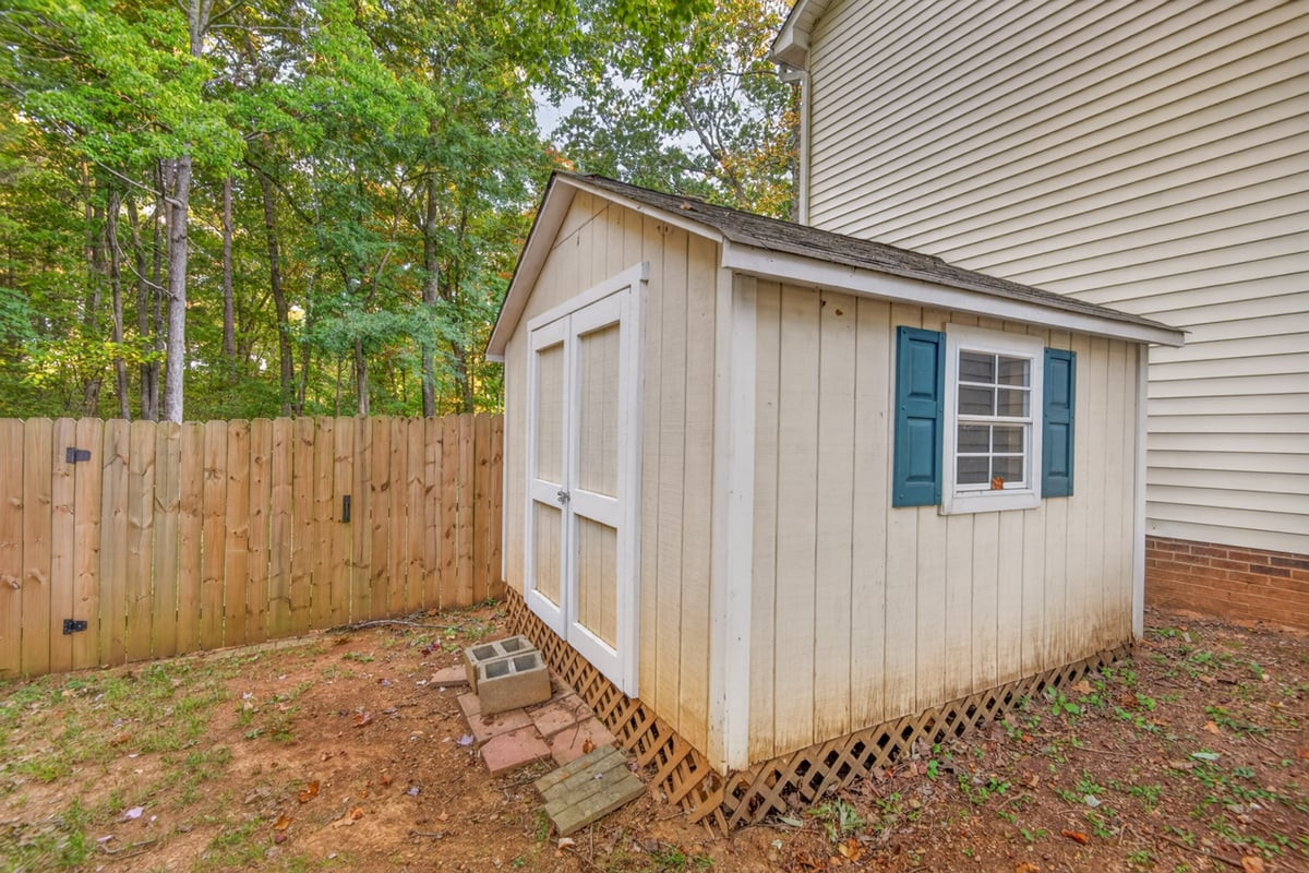 2315 Red Oak Court Property Photo 32