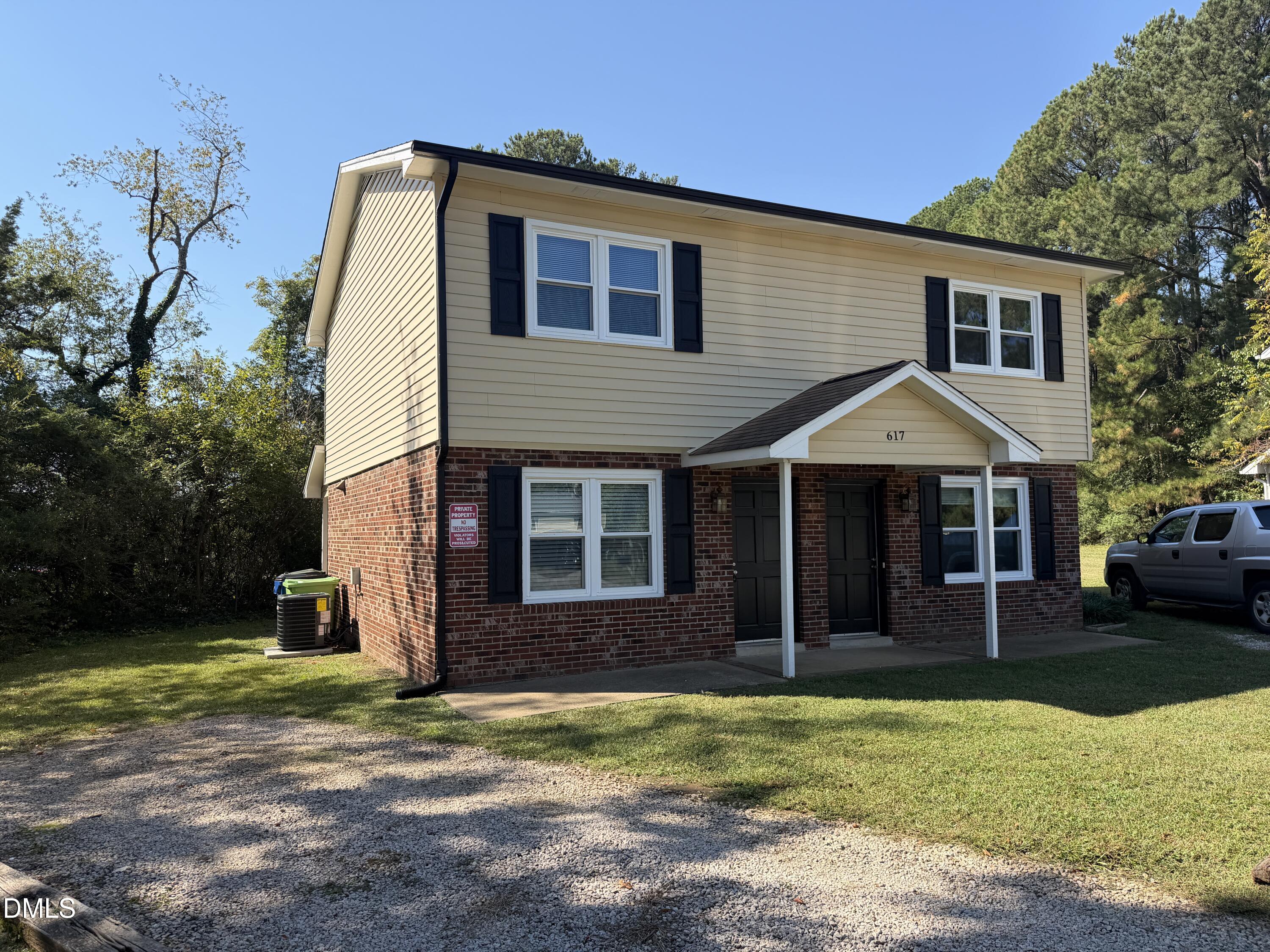 617 Safran Court Property Photo 3