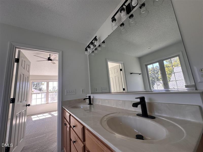 101 Hewitt Court Property Photo 17