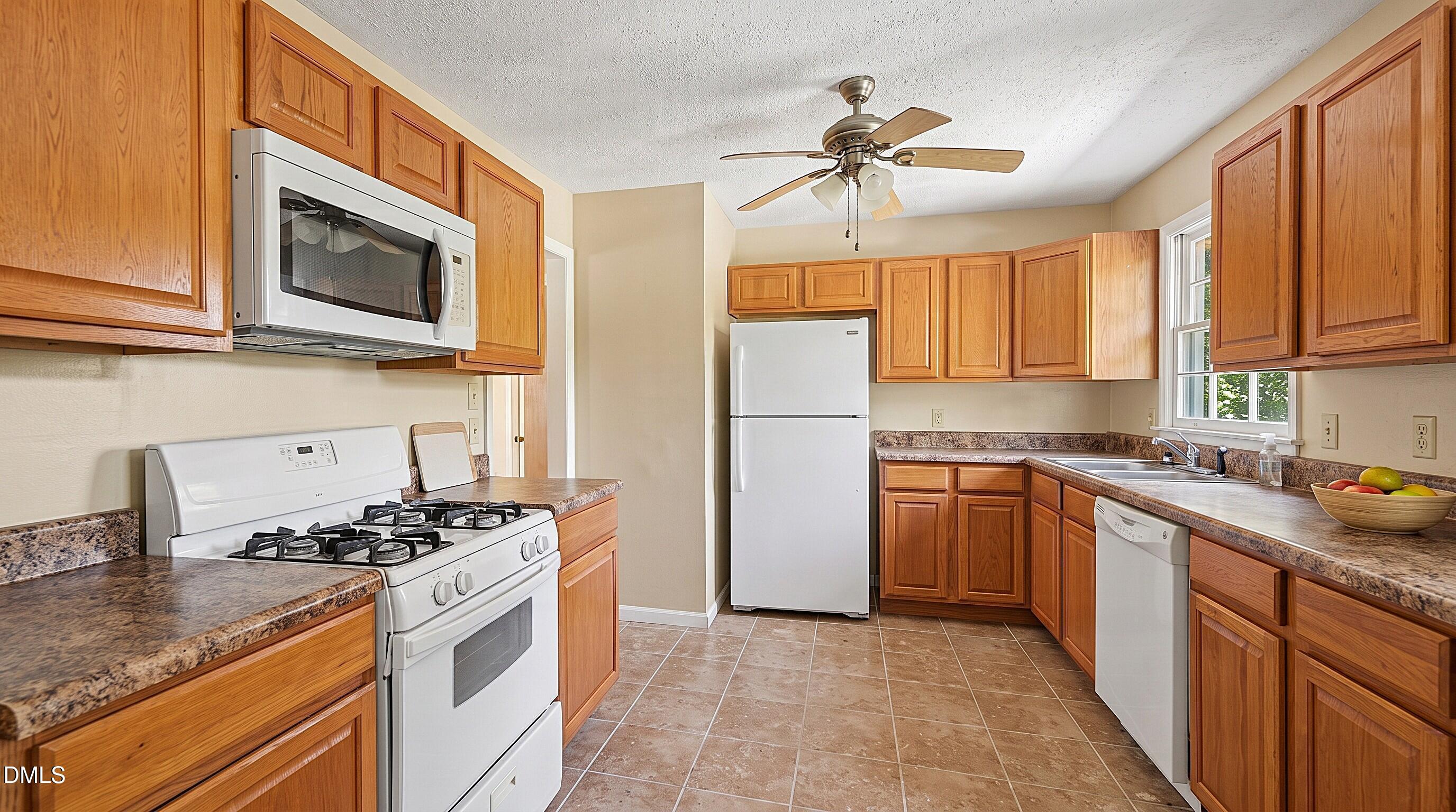 5320 Bluewater Place Property Photo 8