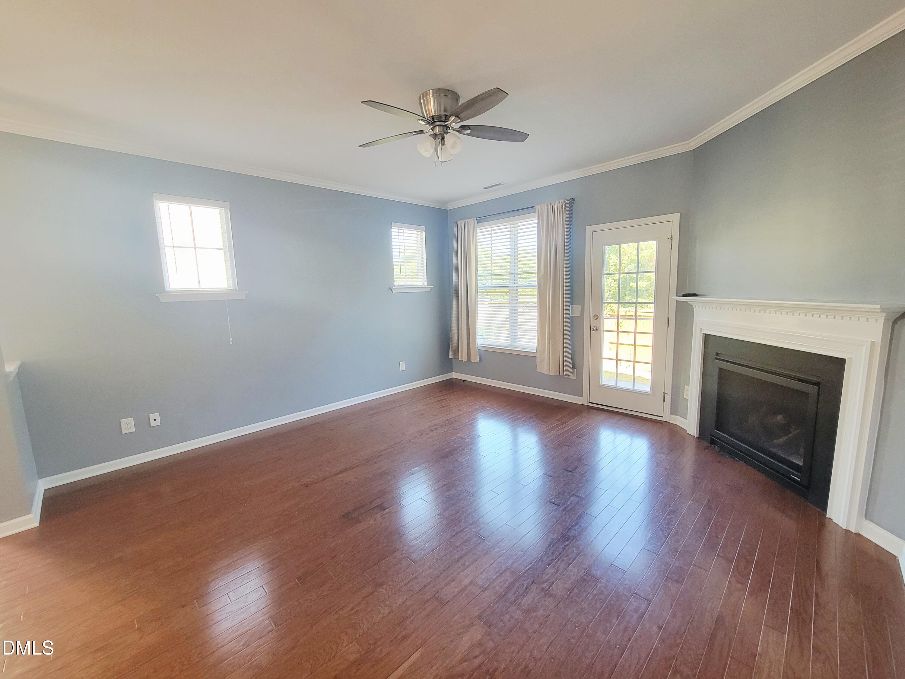 2952 Casona Way Property Photo 10