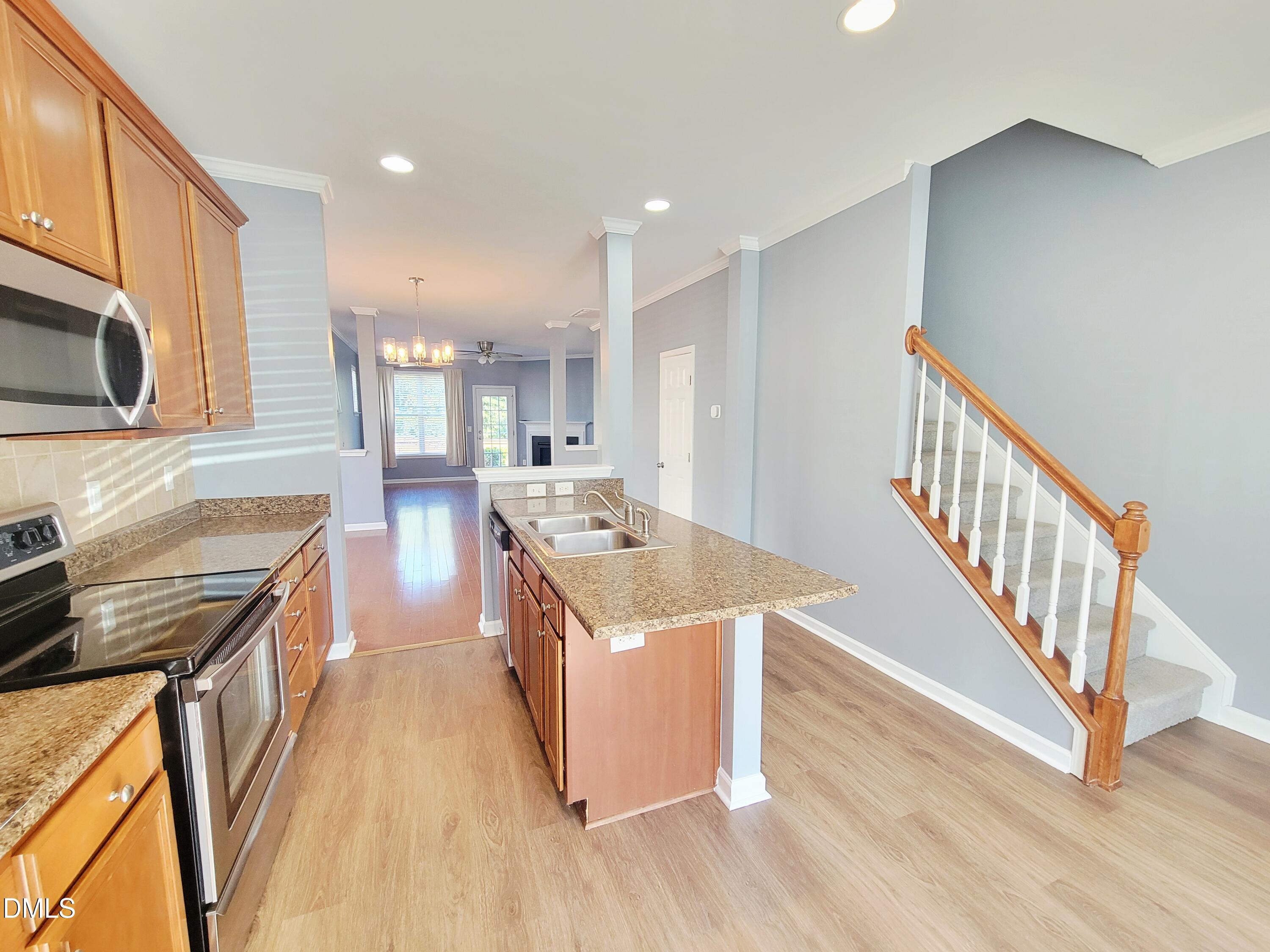 2952 Casona Way Property Photo 13