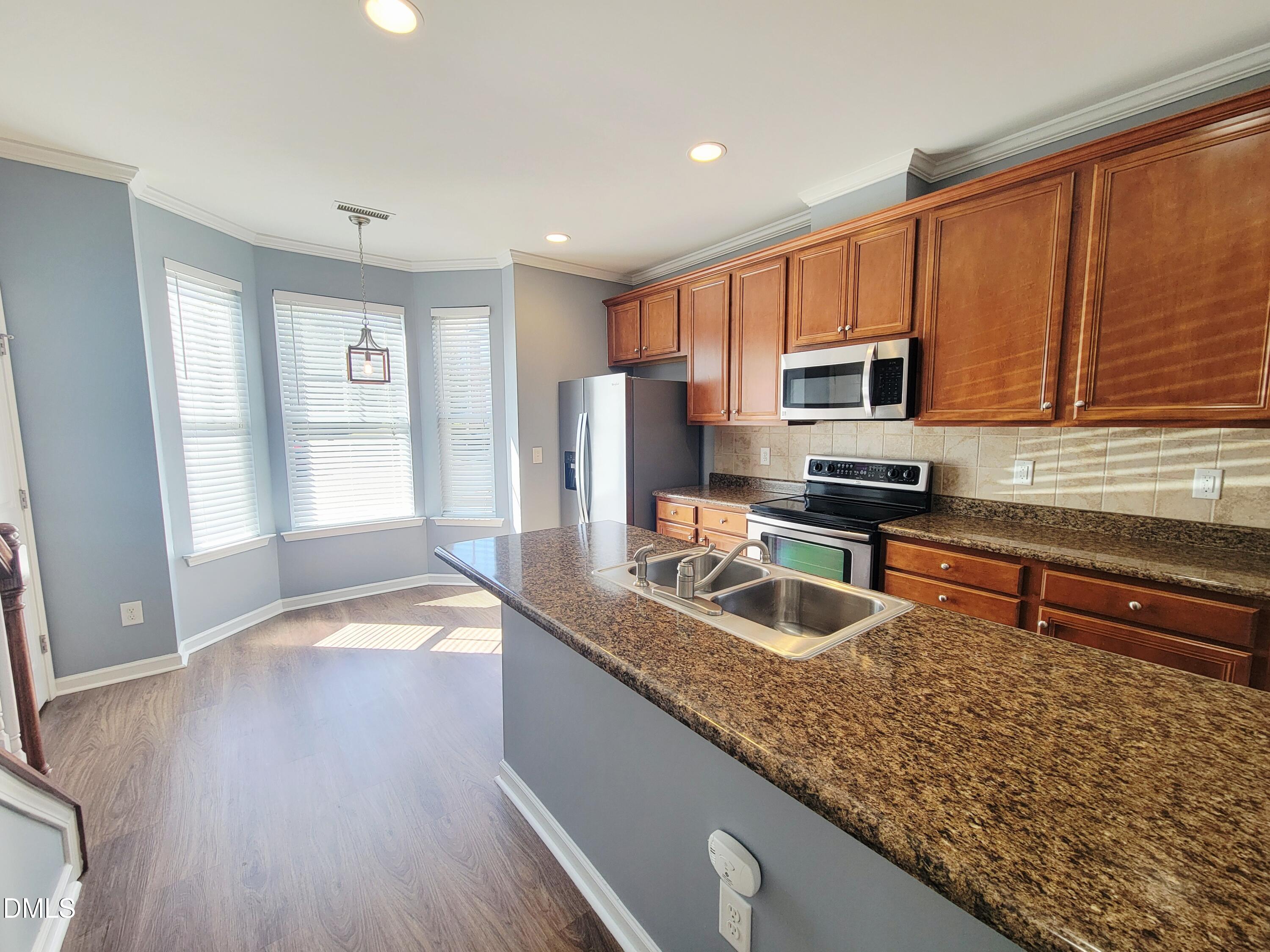 2952 Casona Way Property Photo 15