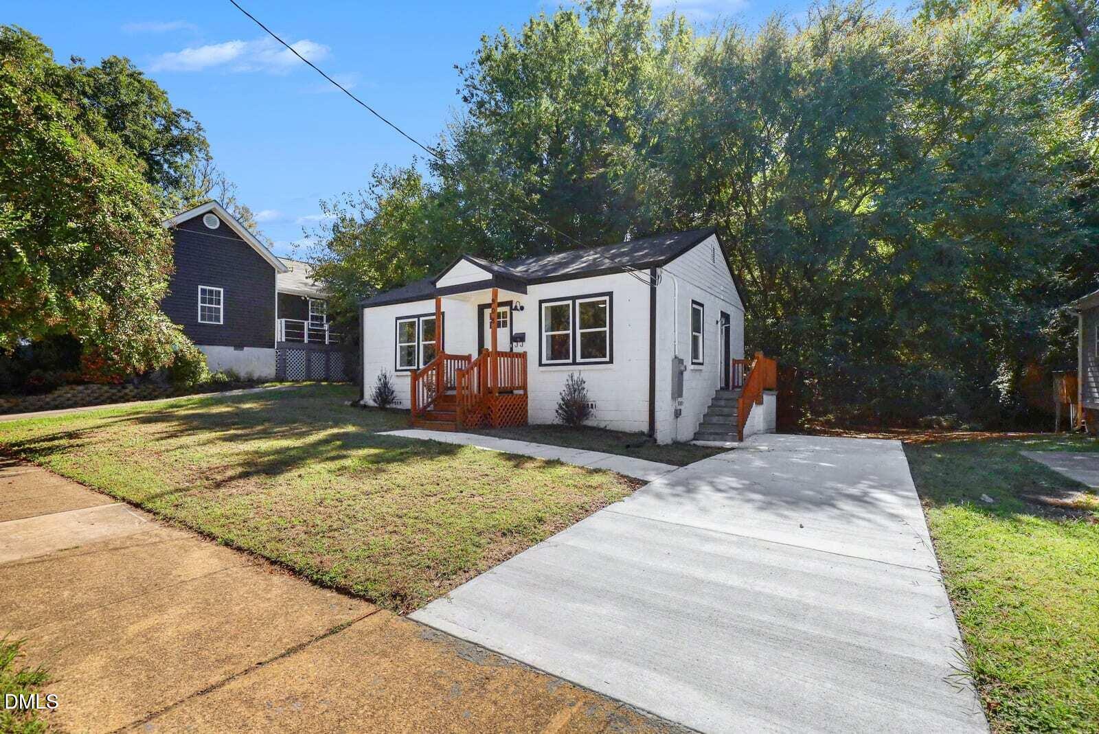908 E Jones Street Property Photo 3