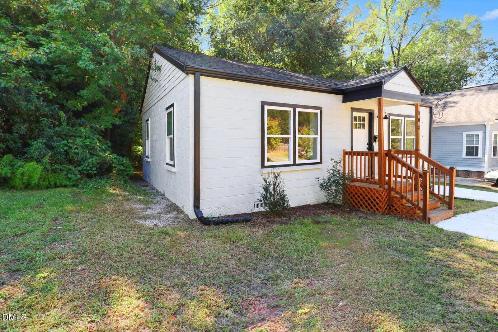 908 E Jones Street Property Photo 4