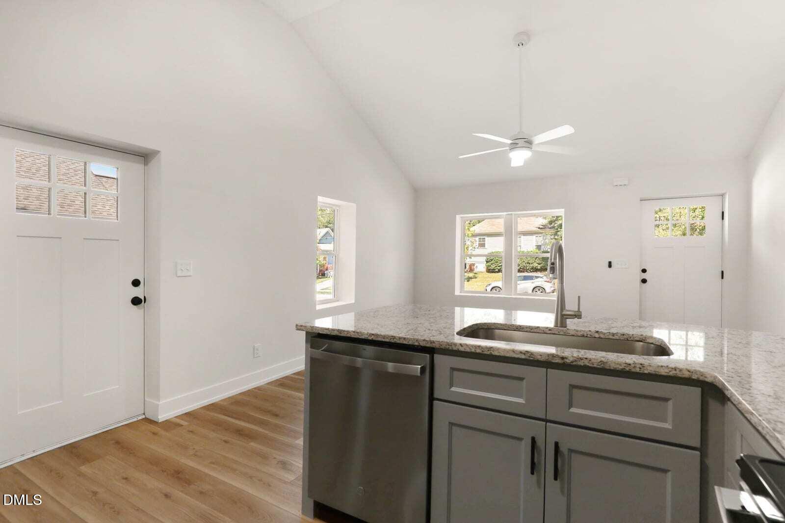 908 E Jones Street Property Photo 11