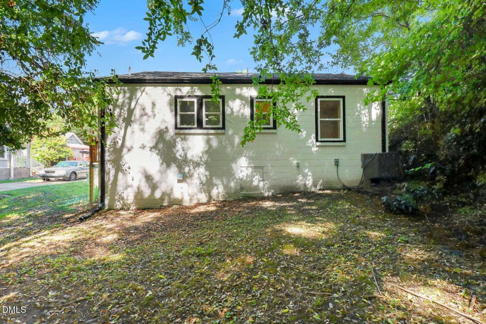 908 E Jones Street Property Photo 21