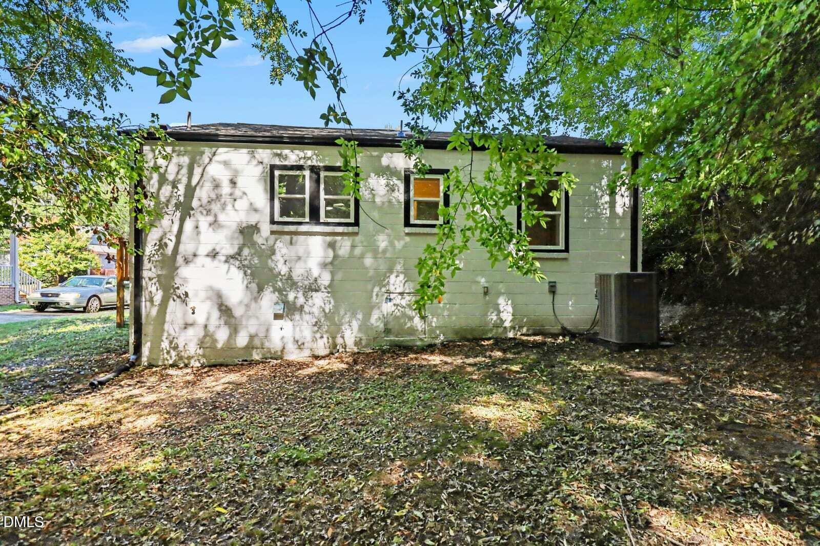 908 E Jones Street Property Photo 22