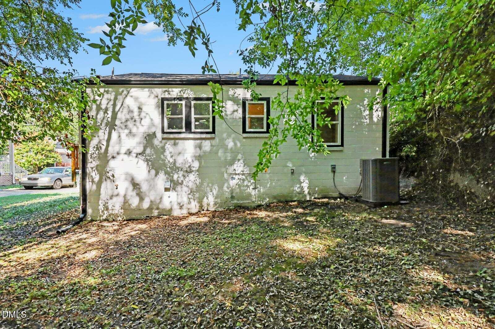 908 E Jones Street Property Photo 23