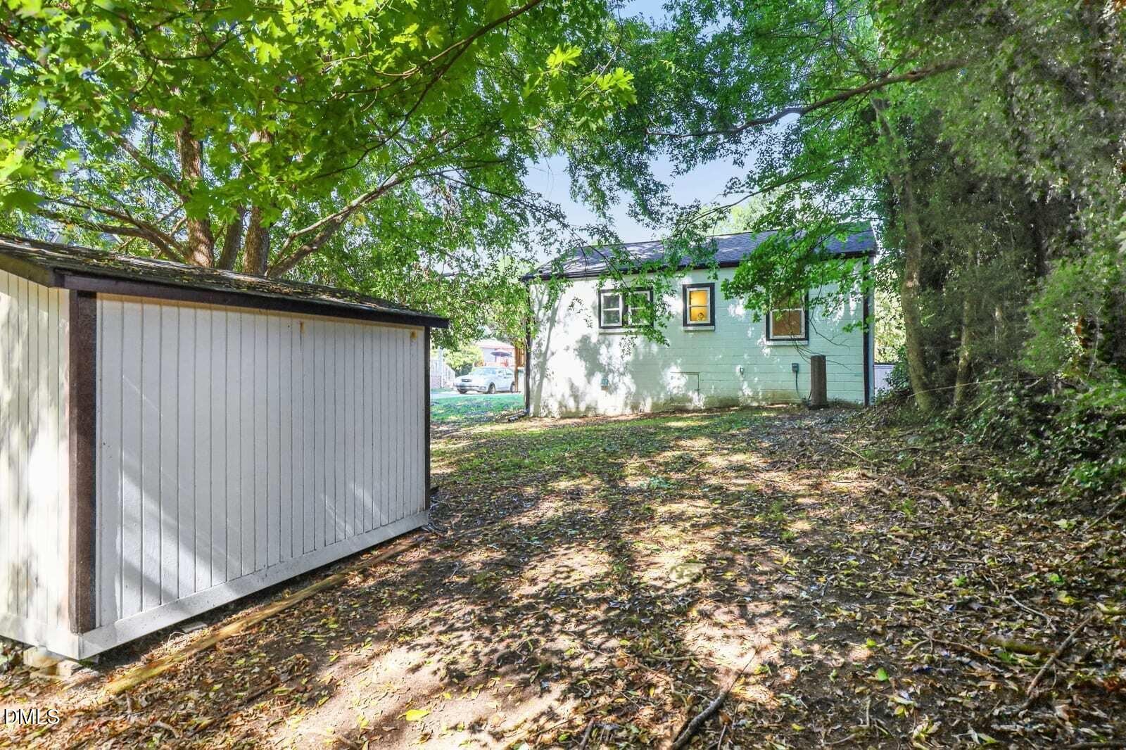 908 E Jones Street Property Photo 24