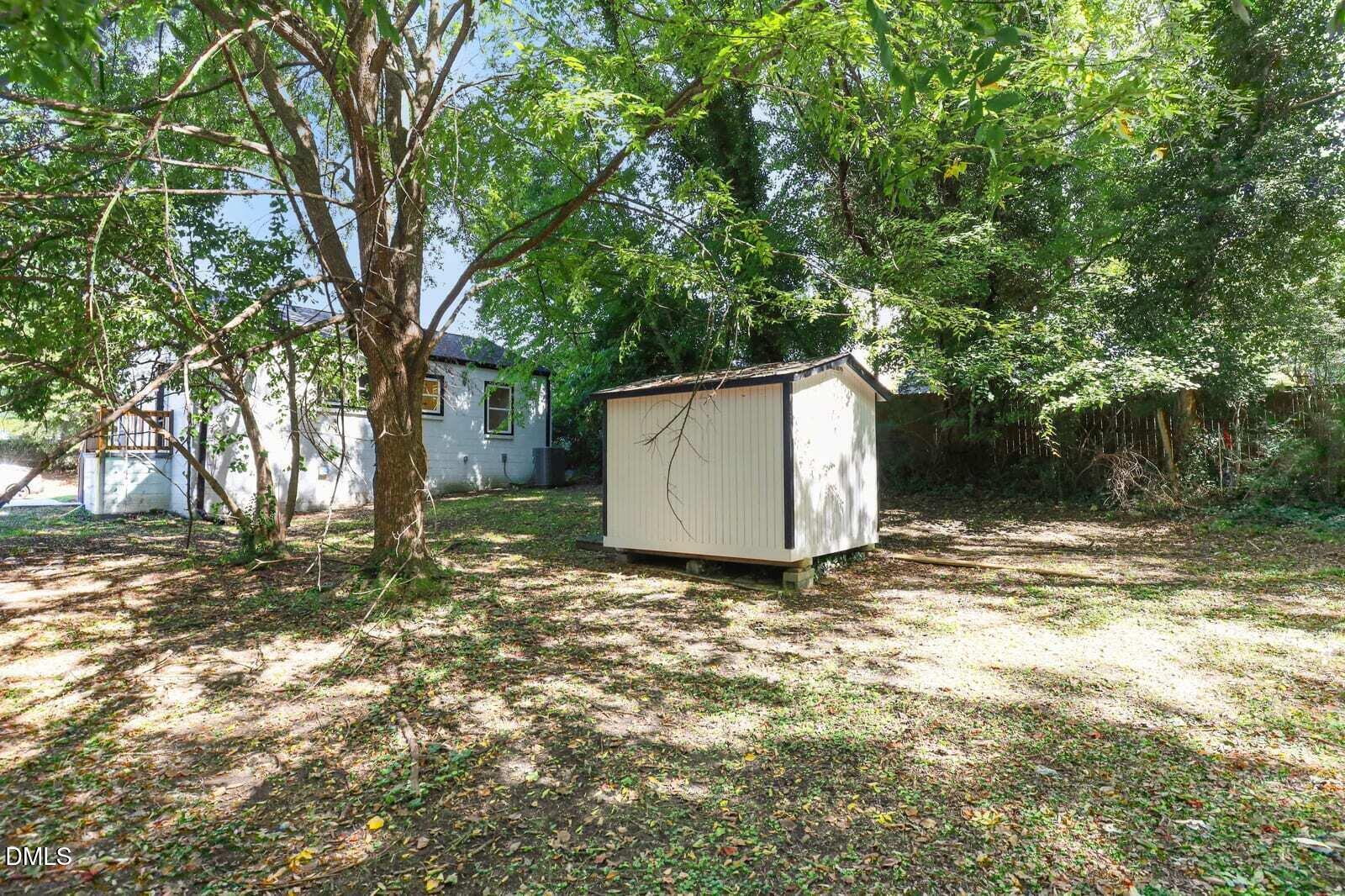 908 E Jones Street Property Photo 25