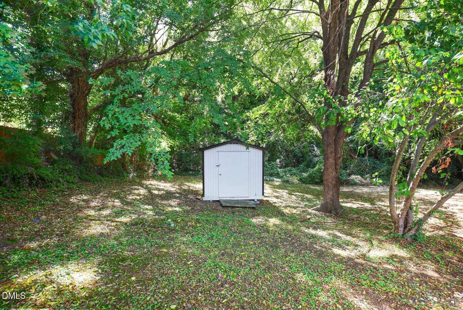 908 E Jones Street Property Photo 26