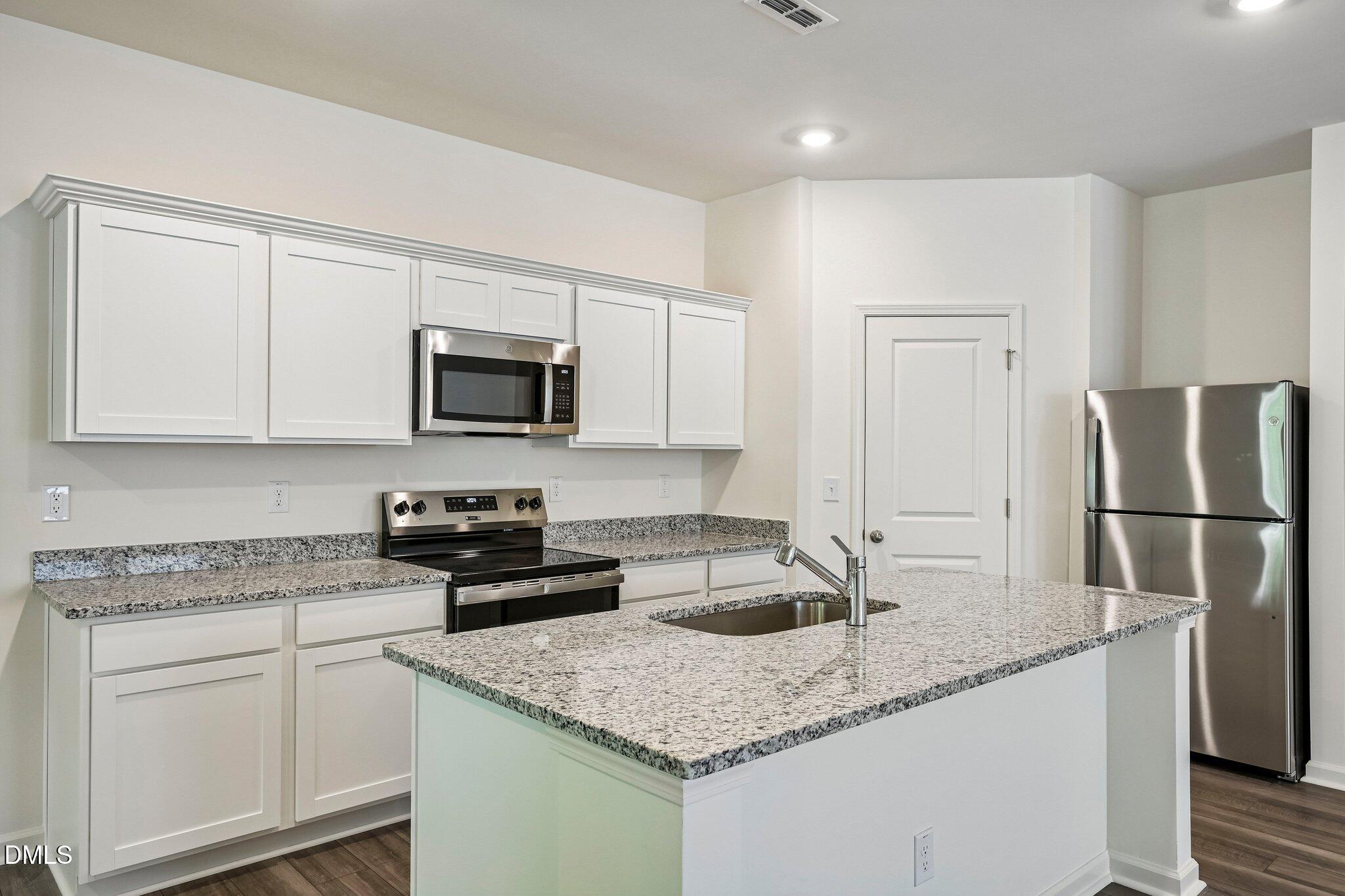 862 Hanford Landing Drive Property Photo 12