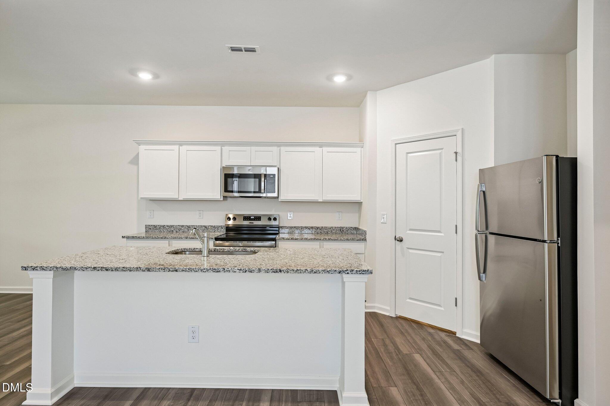 862 Hanford Landing Drive Property Photo 13