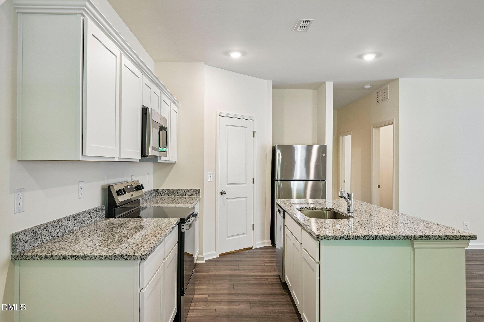 862 Hanford Landing Drive Property Photo 14