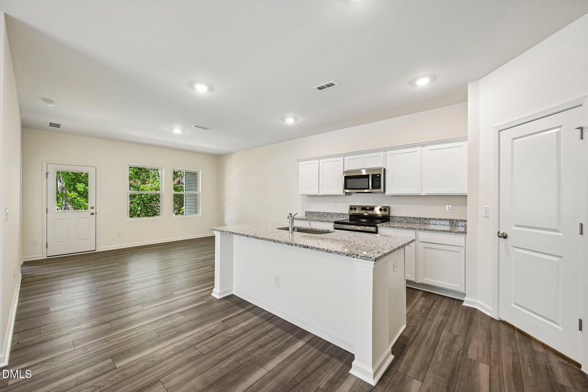 862 Hanford Landing Drive Property Photo 17