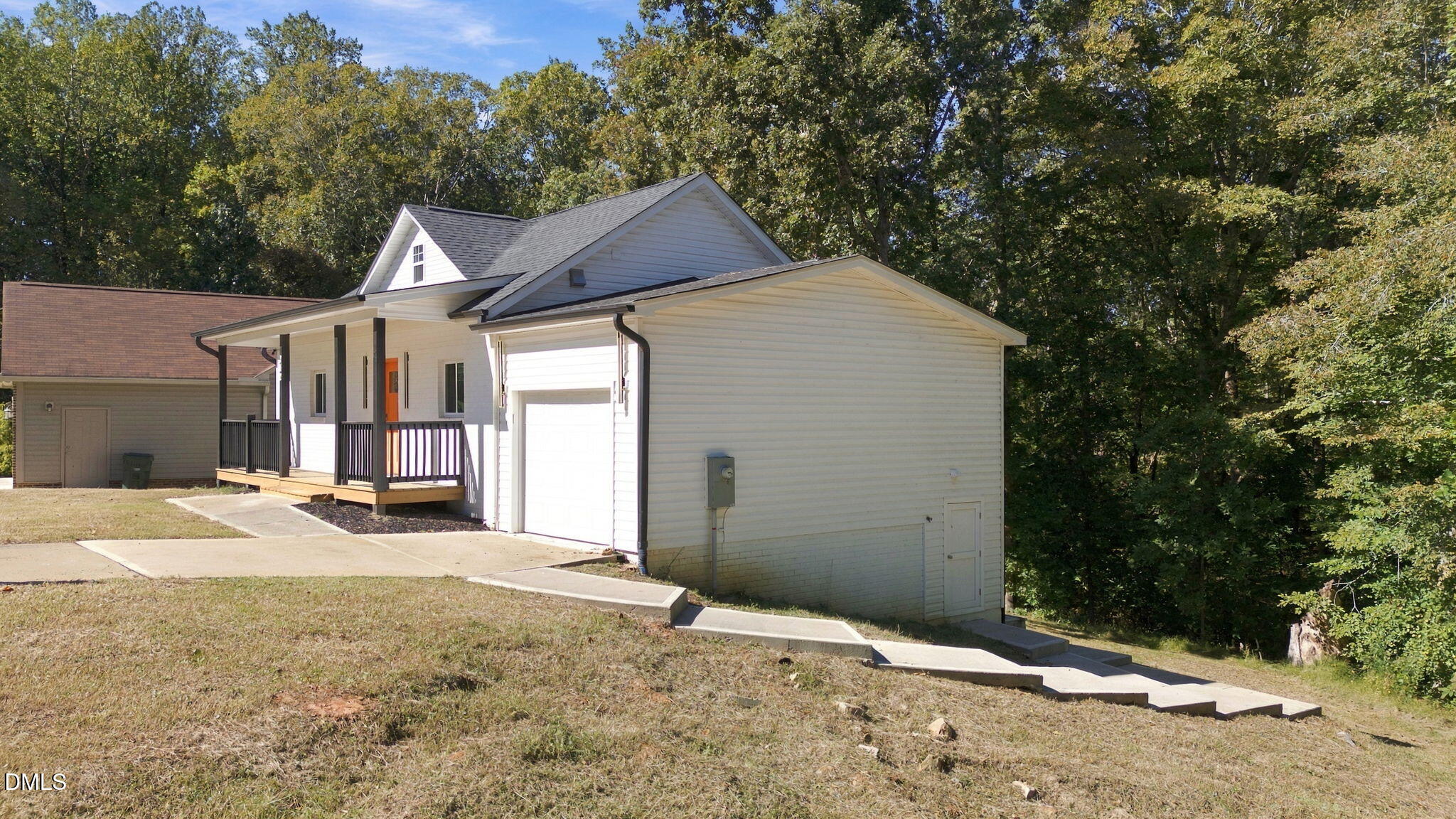 242 Oakdale Avenue Property Photo 4