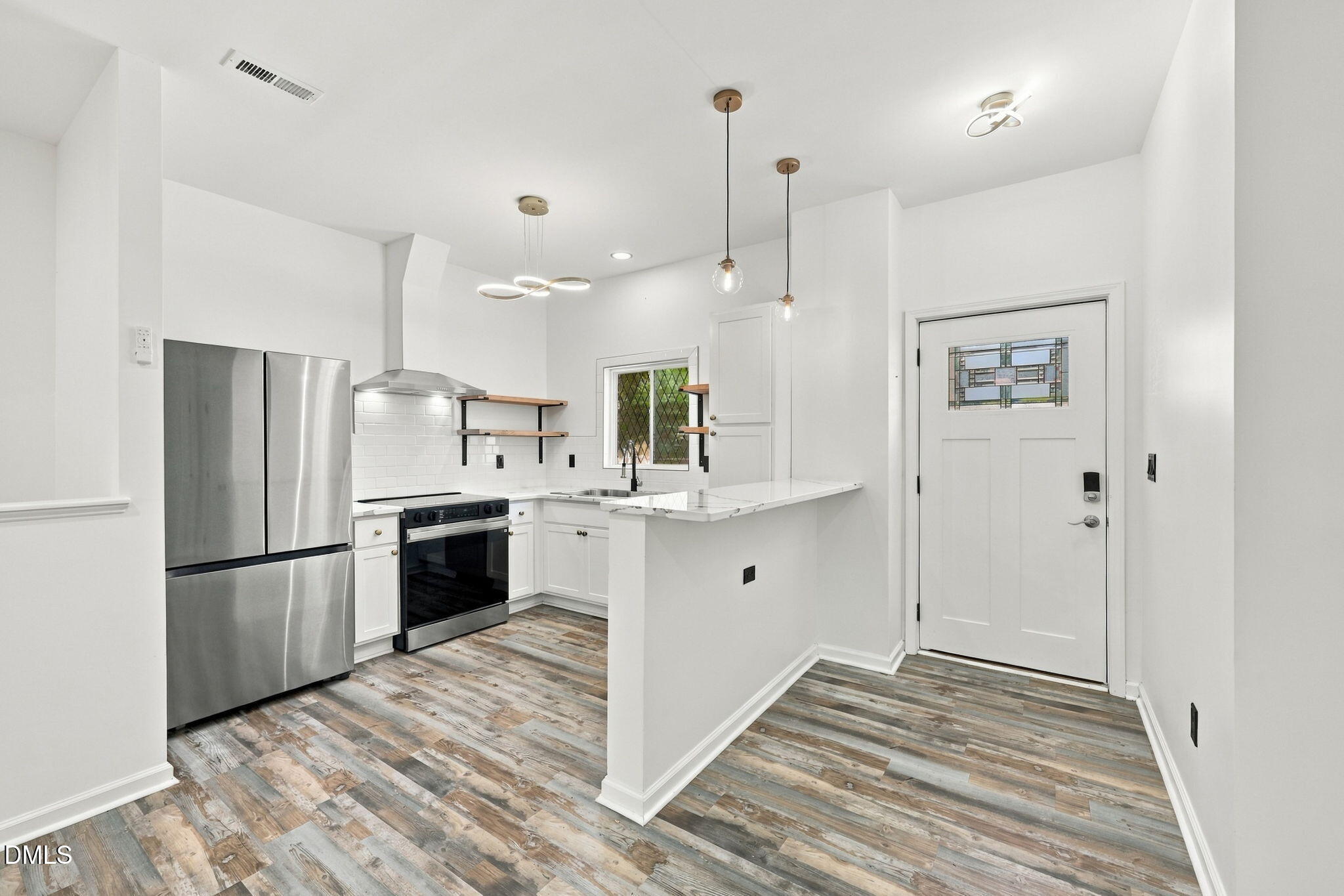 242 Oakdale Avenue Property Photo 8