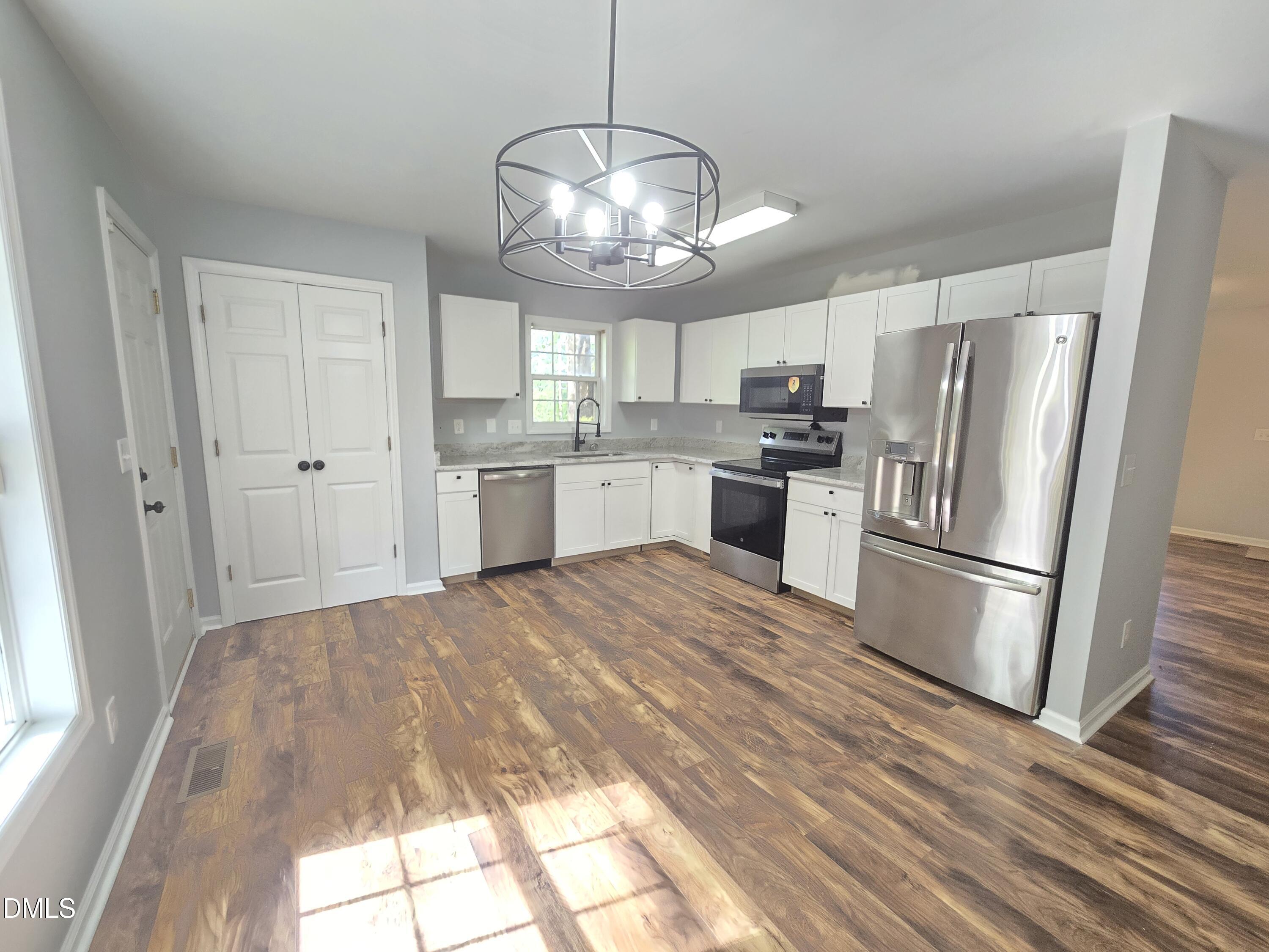 627 Kenneth Road Property Photo 4