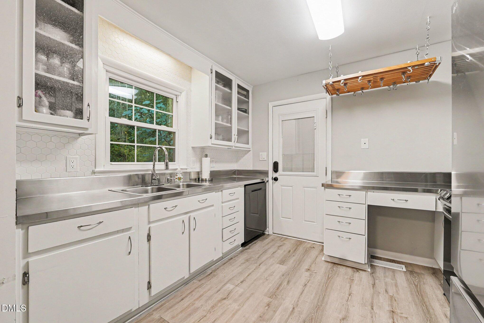 526 Osborne Road Property Photo 3