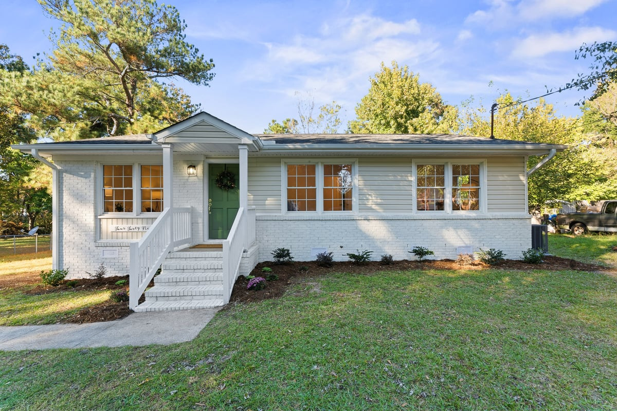 449 E Smithfield Street Property Photo 29