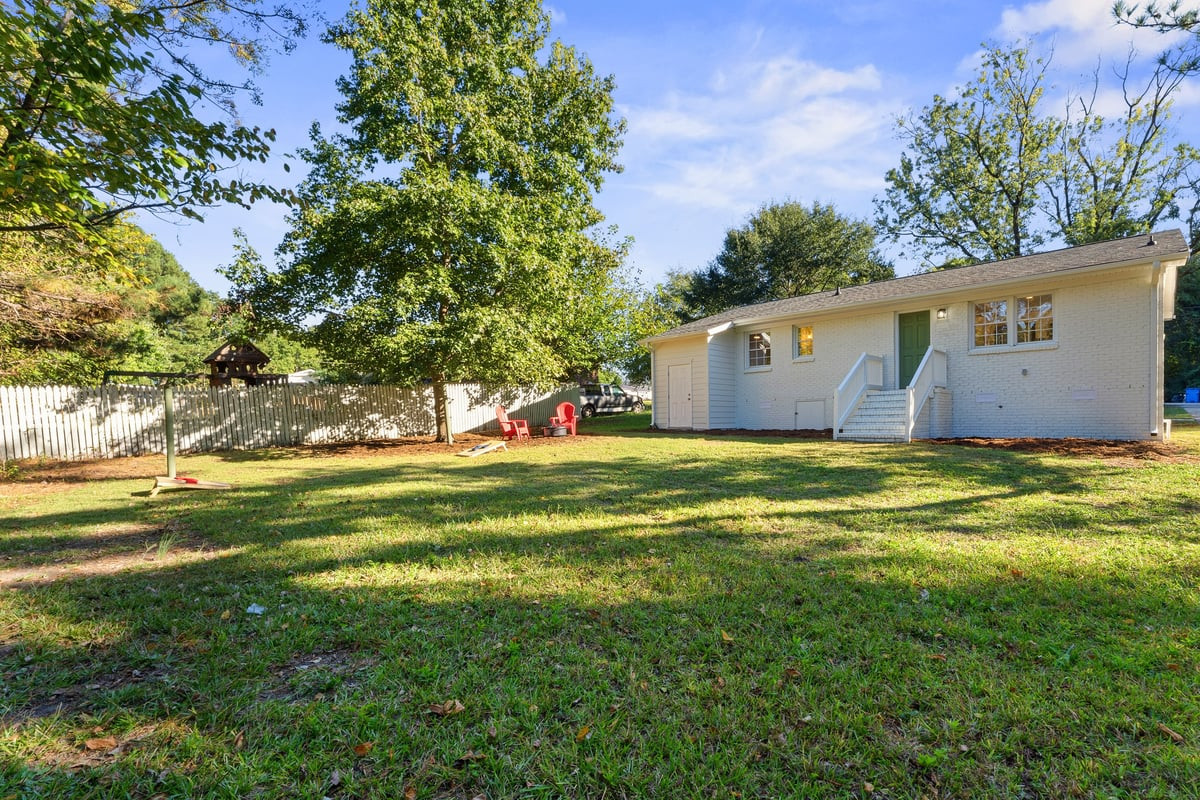 449 E Smithfield Street Property Photo 32