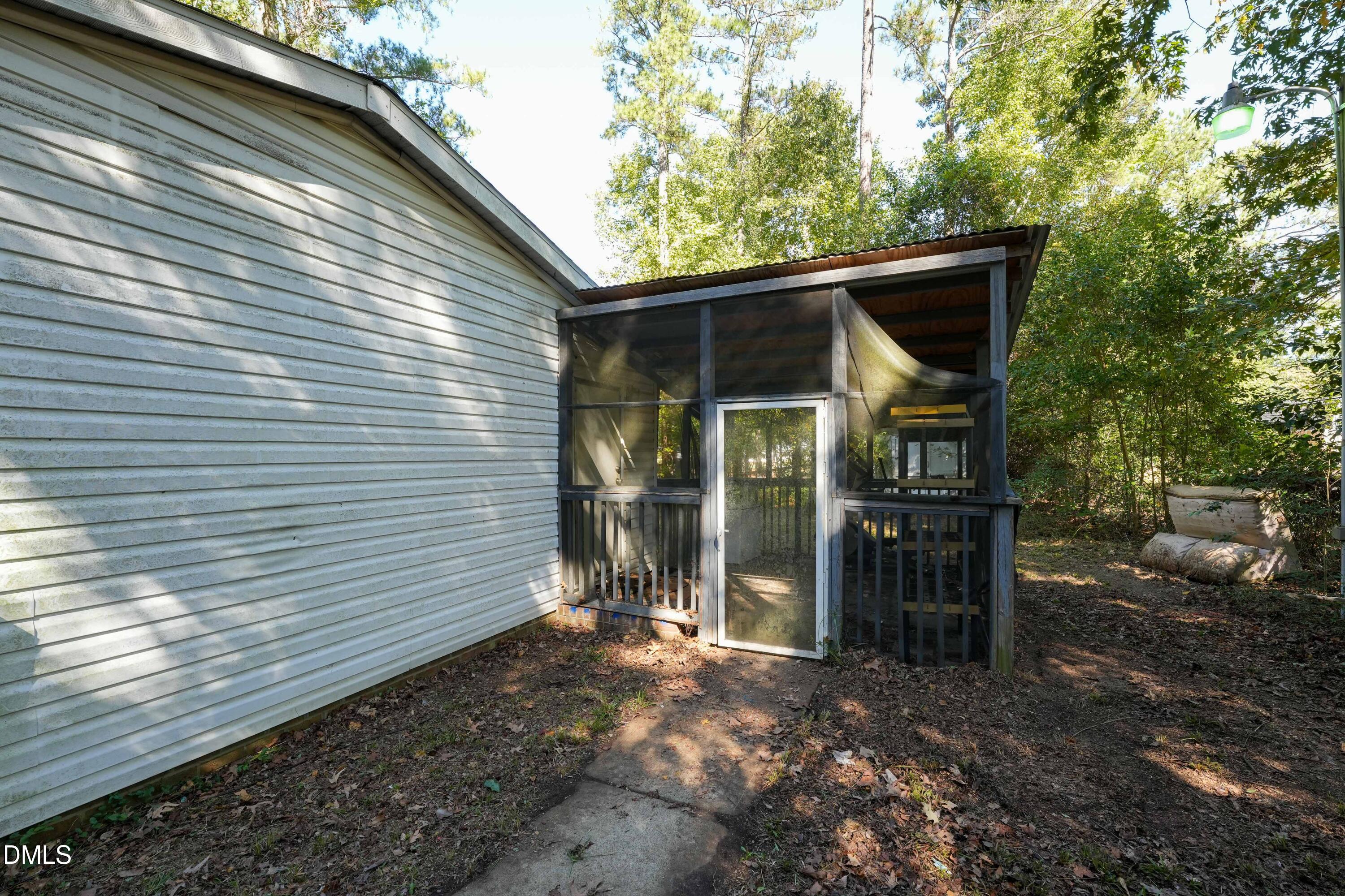 102 Par Circle Property Photo 28
