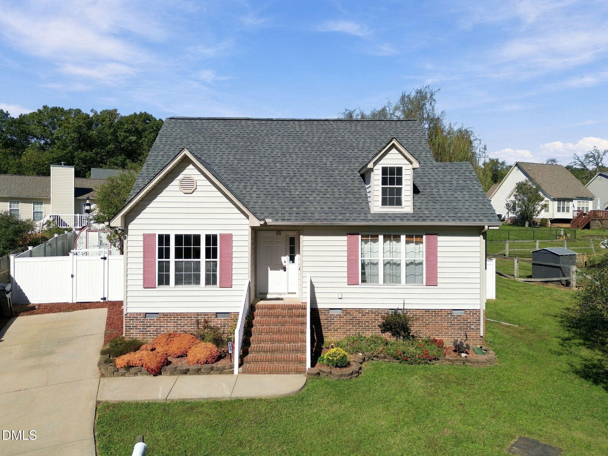 133 Hoskins Circle Property Photo 1